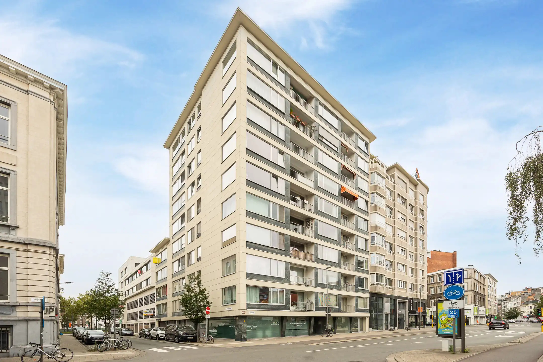 Ruim appartement vlak bij het bruisende Zuid foto 14