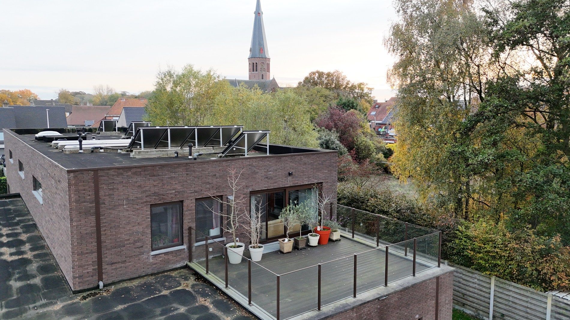 Appartement met mooi groot terras te Koekelare foto 2