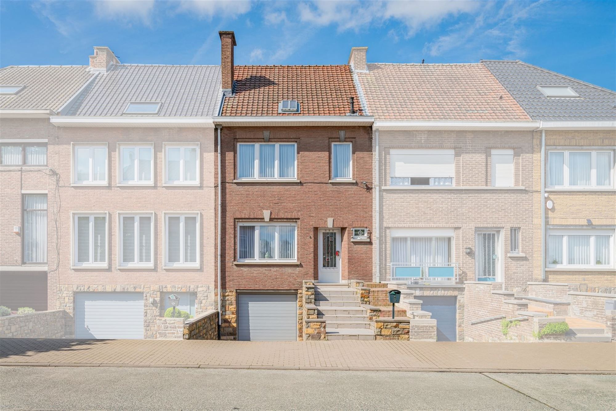 Te renoveren woning te koop in Sint-Pieters-Leeuw foto 1