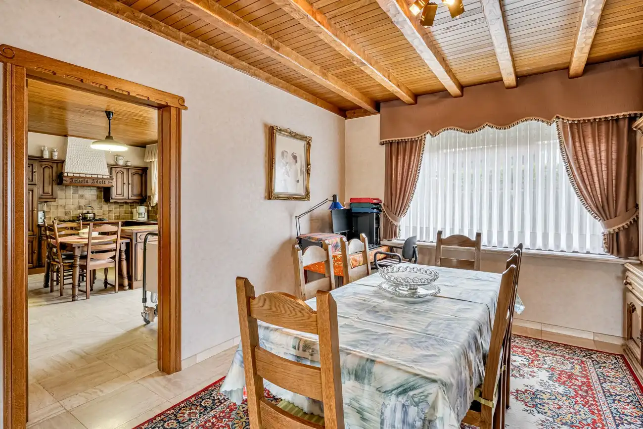 Praktische en ruime gezinswoning op rustige locatie nabij alle faciliteiten! foto 6