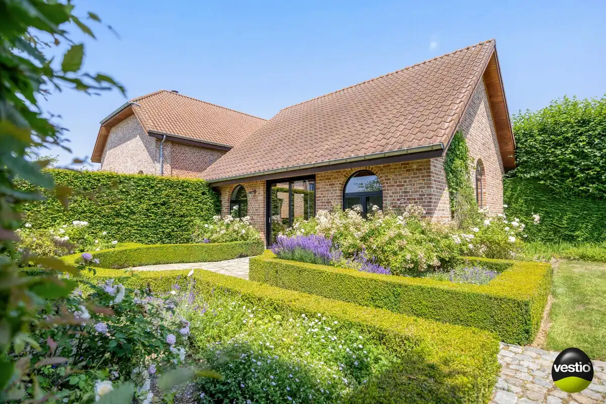 EXCLUSIEVE HOEVE MET MEERDERE WOONGEDEELTES, ATELIER, STALLING en AANPALENDE WEIDE OP CA. 1,6 HECTARE NABIJ DOMEIN NIEUWENHOVEN. foto 78