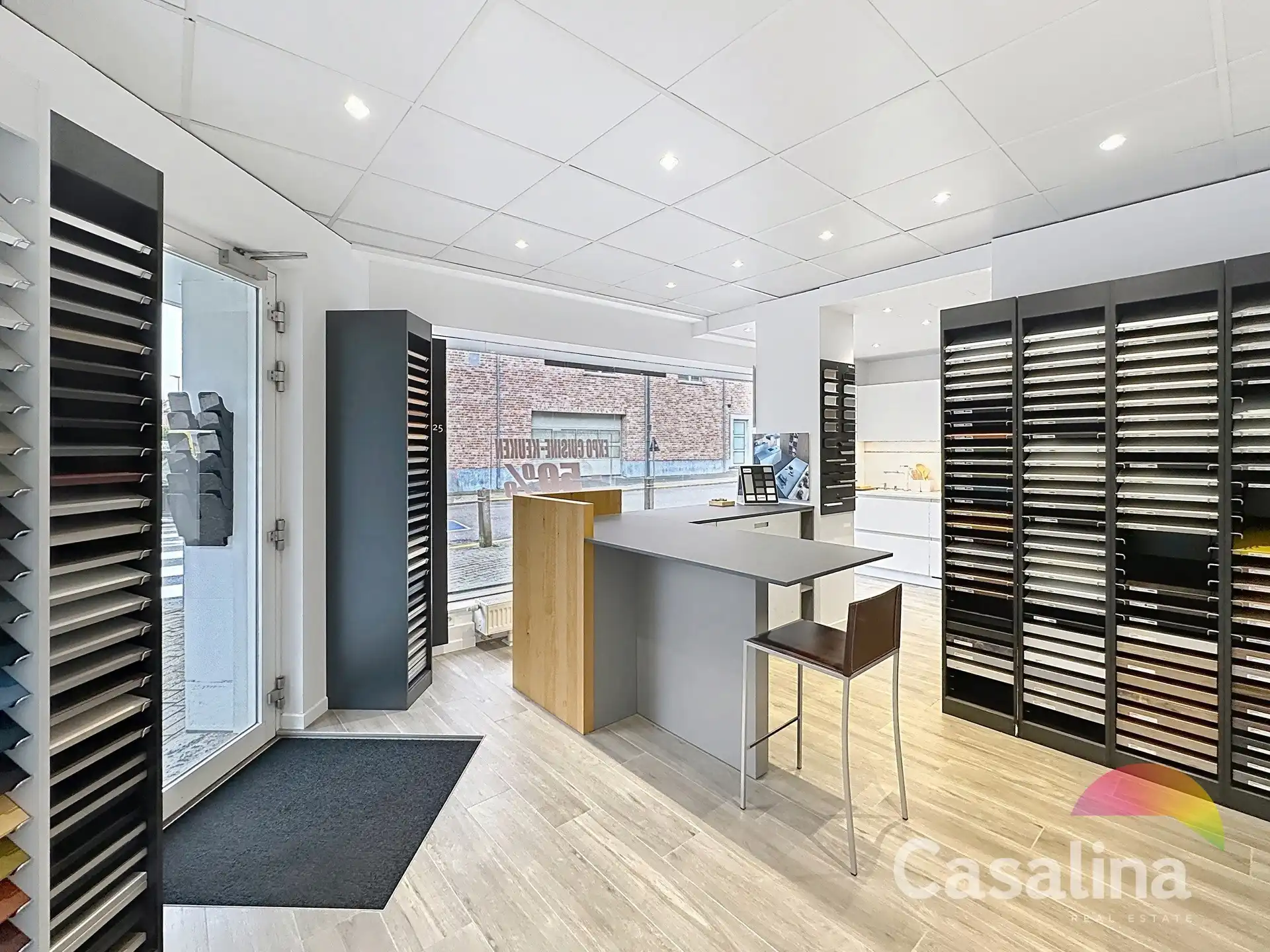 HANDELSPAND GELIJKVLOERS van +/- 95 m², centrale ligging foto 5