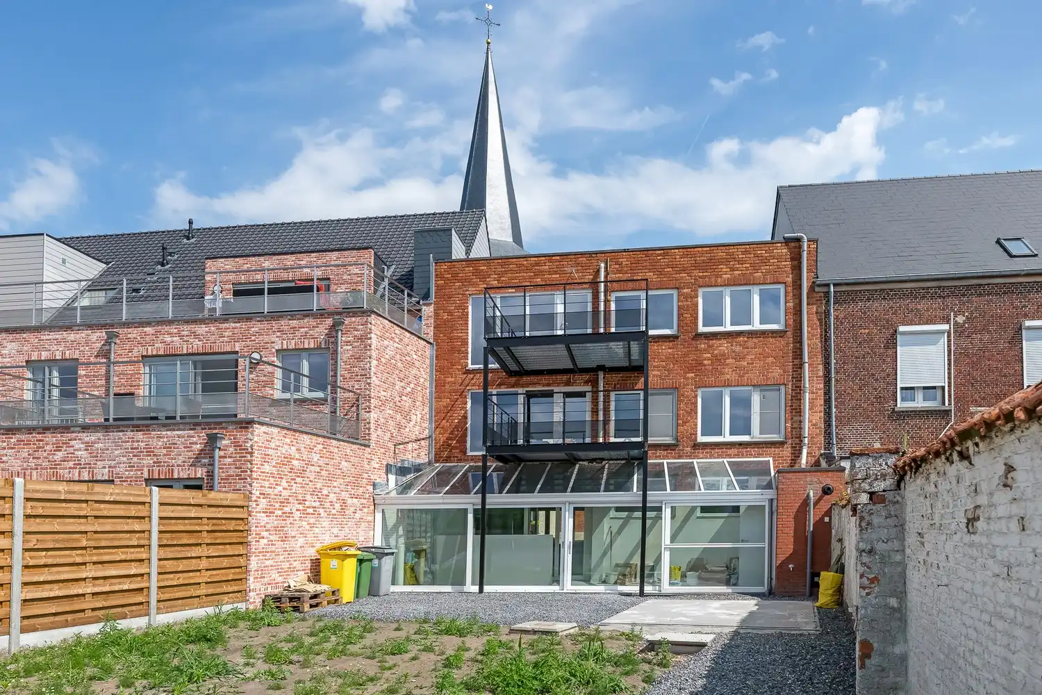 Gerenoveerd appartement met 2 slpkrs foto 14