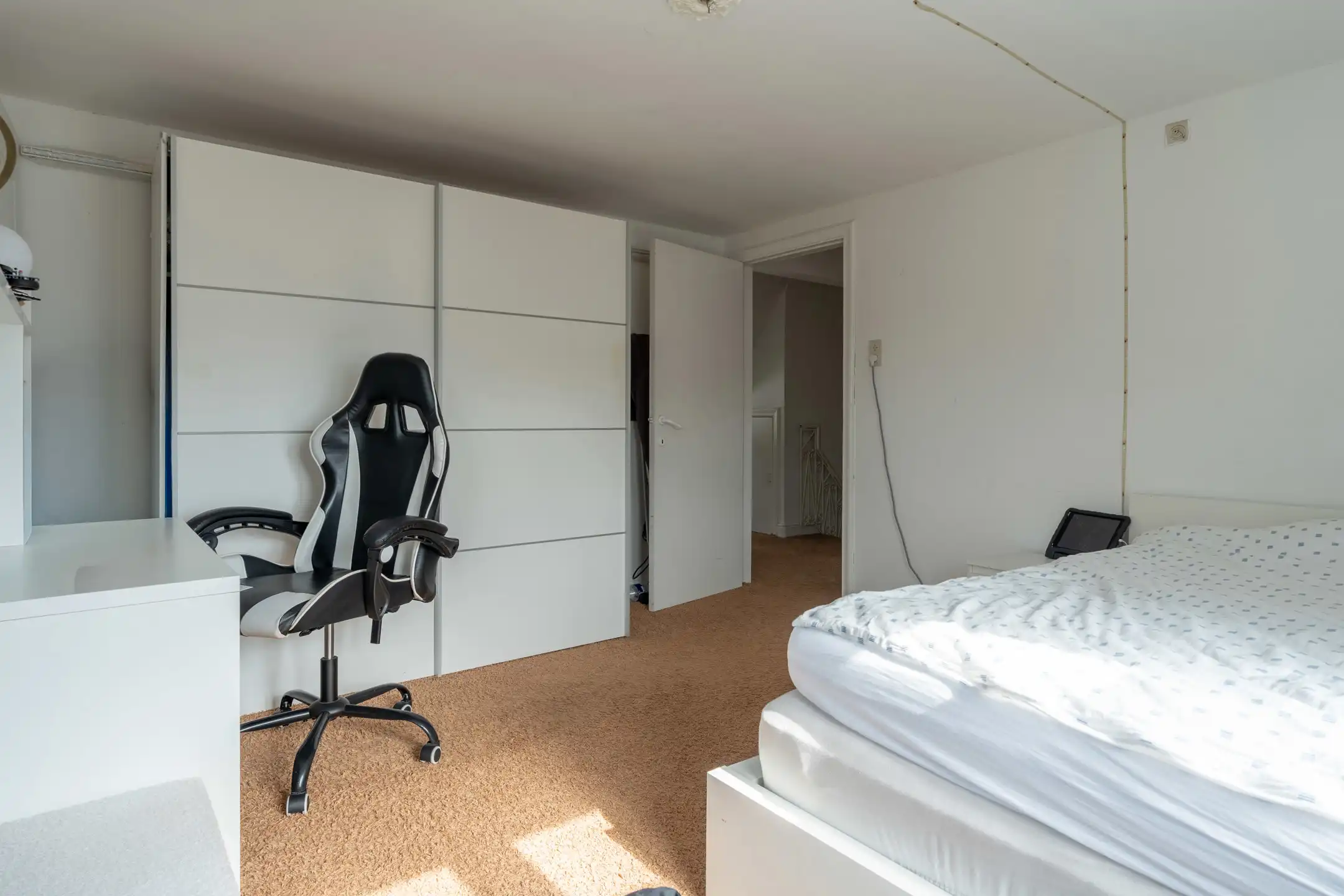 Zeer gunstig gelegen woning met 3/4 slaapkamers op 640 m² foto 24