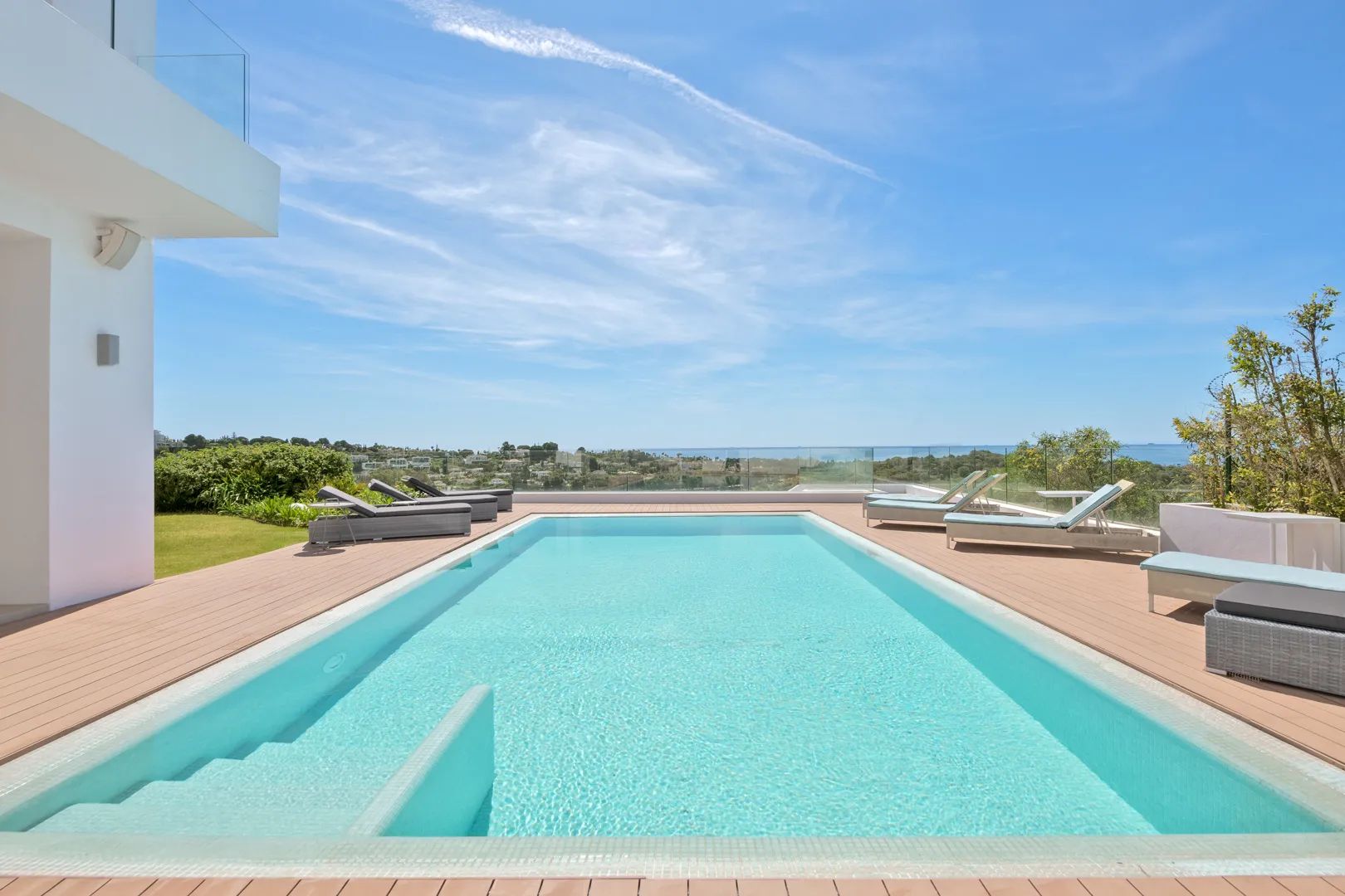 Indrukwekkende luxe villa met panoramisch uitzicht op zee en bergen in El Paraiso, Benahavis foto 36