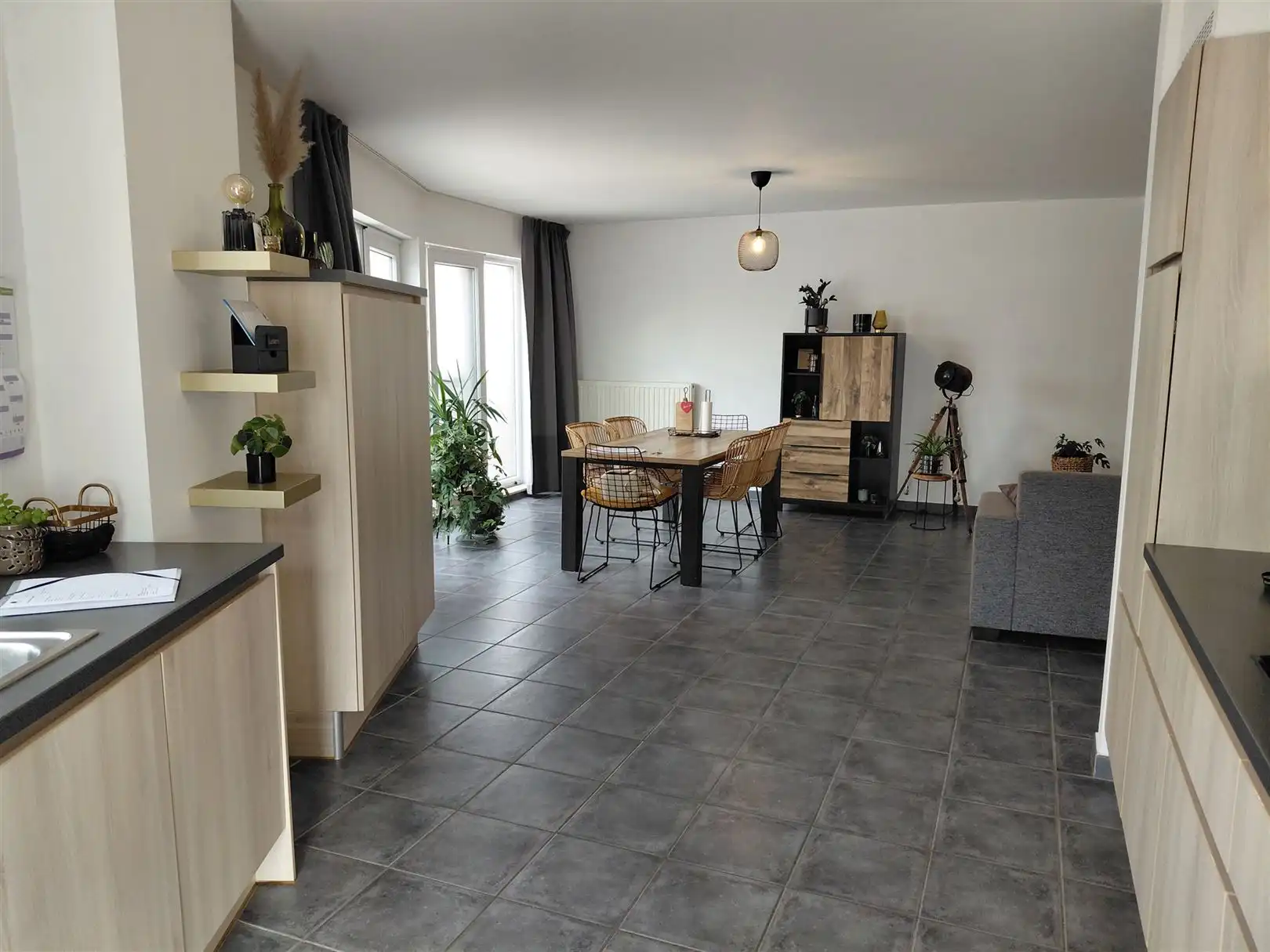 TE HUUR: Appartement met 1 slaapkamer en dressing te Heusden! foto 5