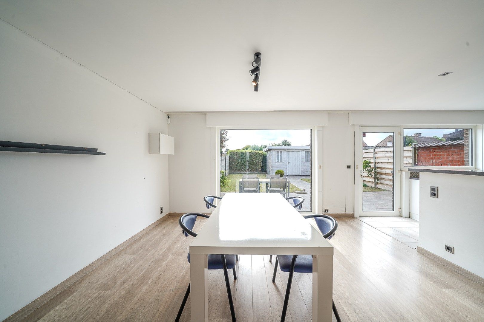 Gezinswoning met garage, zongerichte tuin te koop in Bredene foto 4