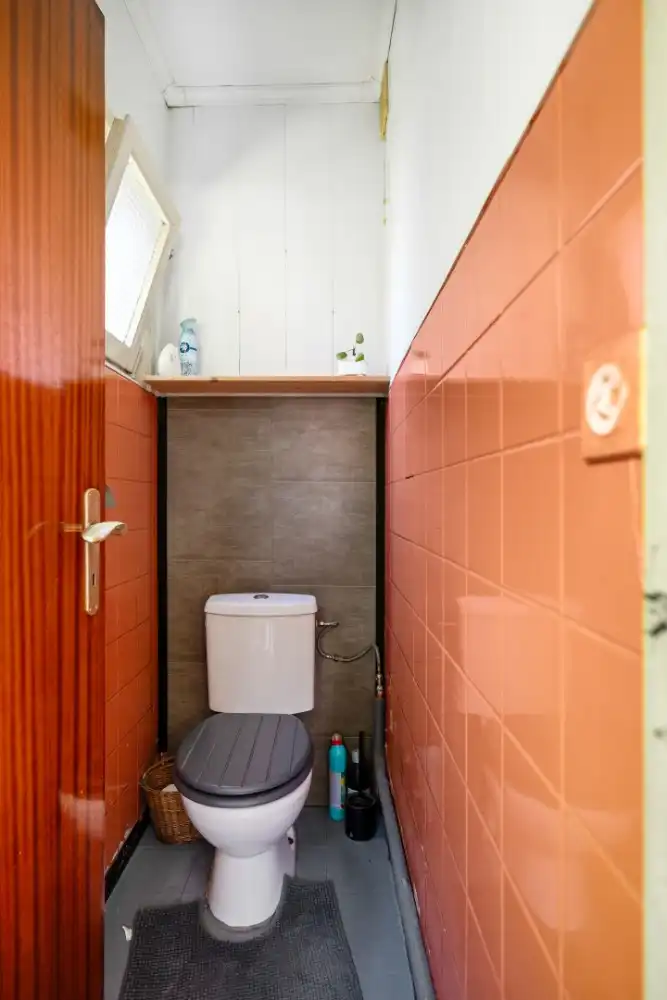 Vrijstaande, te renoveren woning met 3 slpk., garage en tuin foto 12