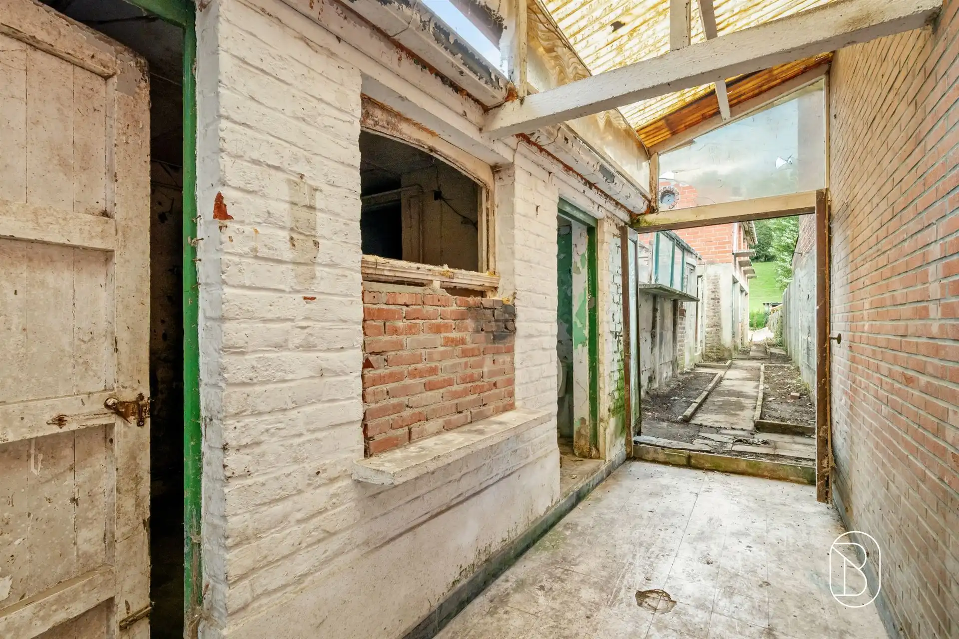 Te renoveren woning met tuin!  foto 9