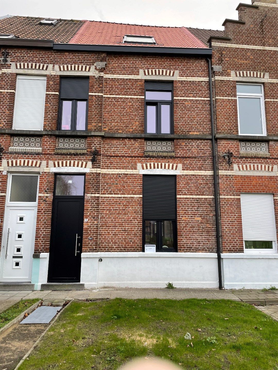 Vernieuwde, energiezuinige woning in centrum Evergem foto {{pictureIndex}}