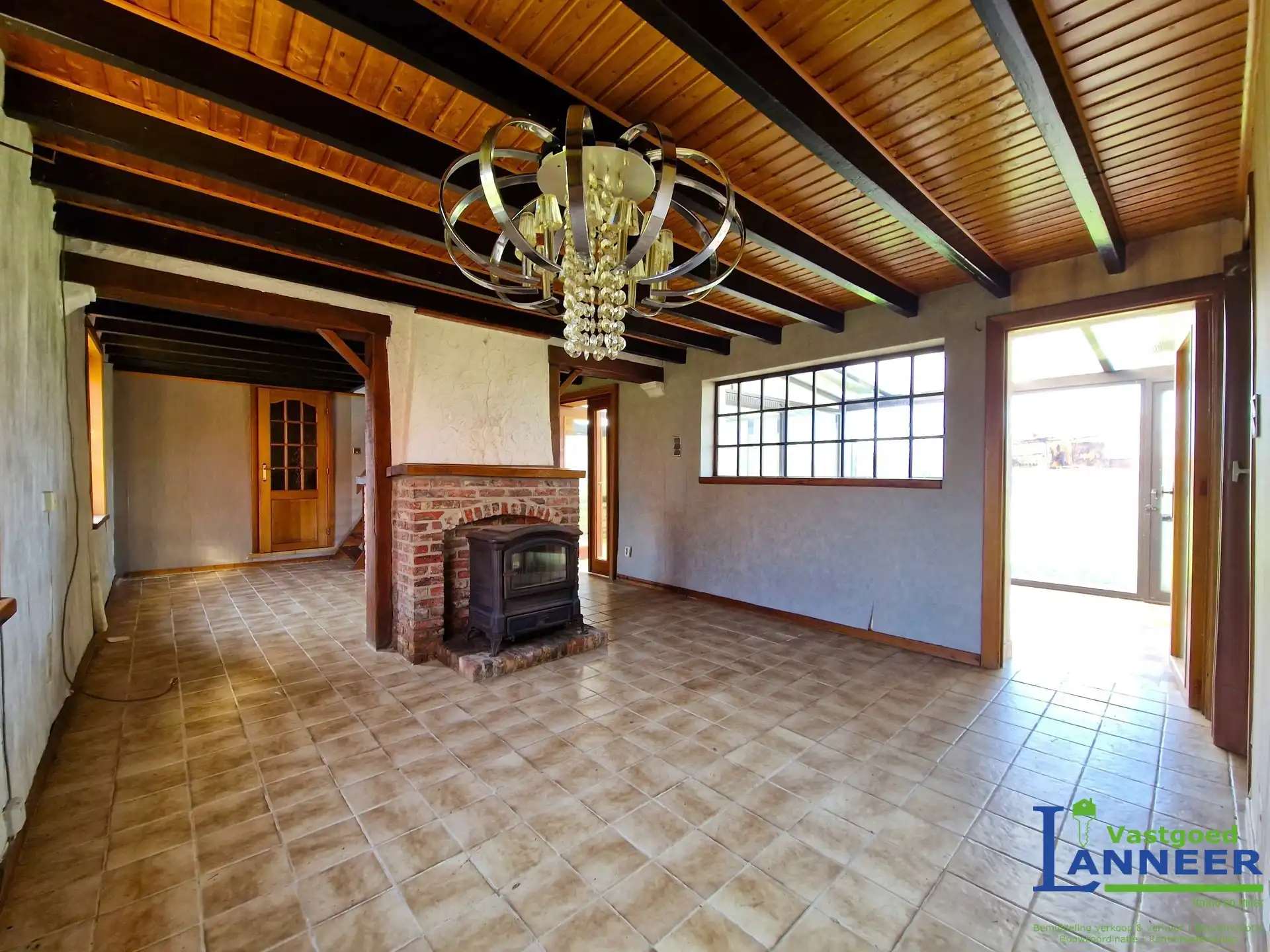 Charmante woning in een rustige straat omgeven door groen foto 3