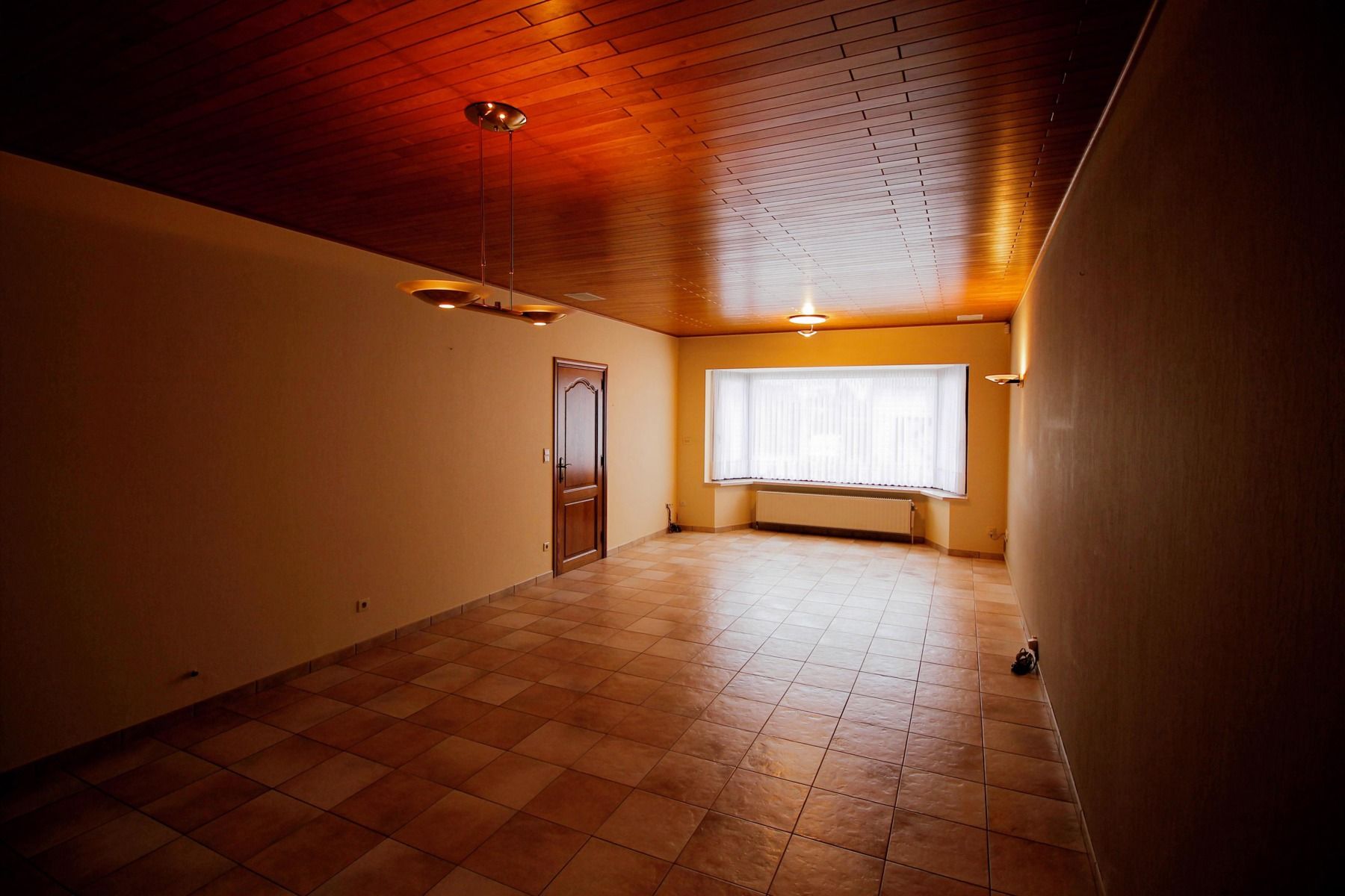Een woning met 3 slaapkamers, garage en tuin vlakbij het centrum van Merksplas. foto 4
