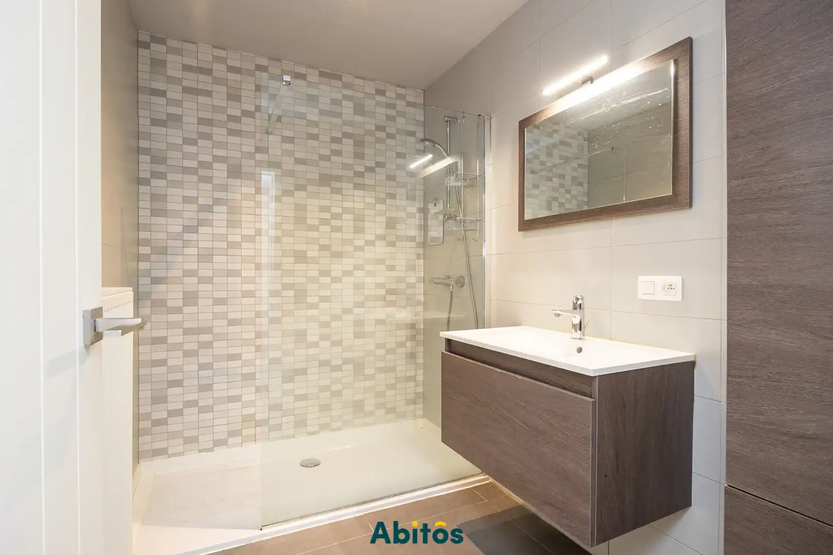 Gelijkvloers appartement met drie slaapkamers foto 23