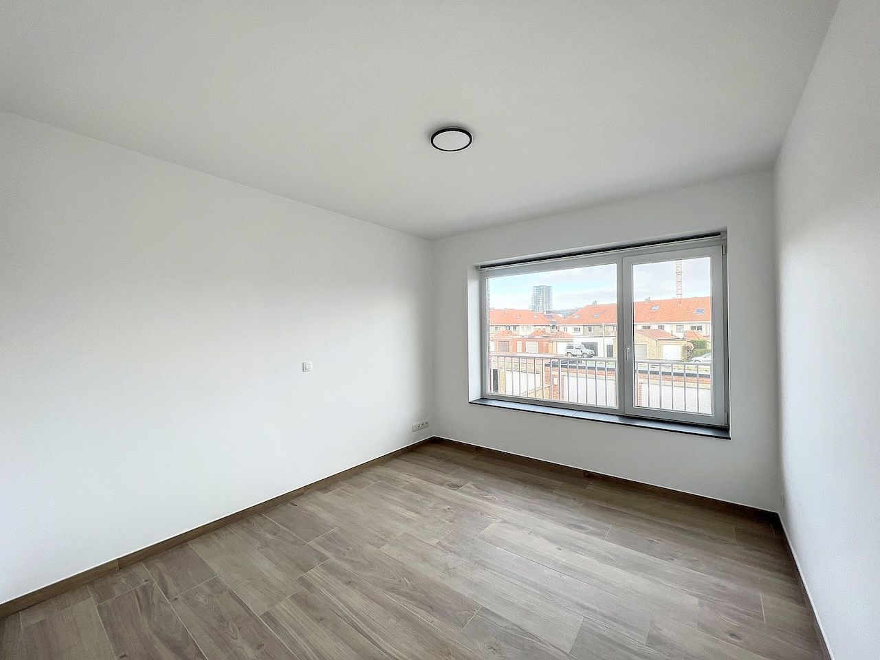 Gerenoveerd, energiezuinig appartement met garage, centraal gelegen. foto 11