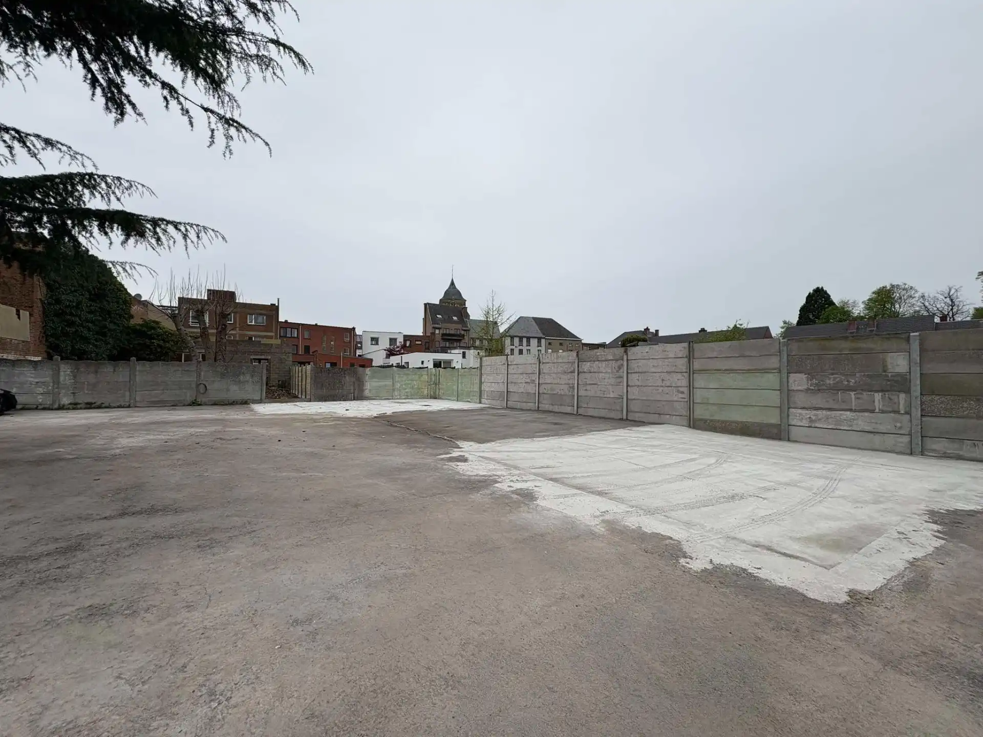 Autostaanplaatsen te huur in centrum Brakel foto 2