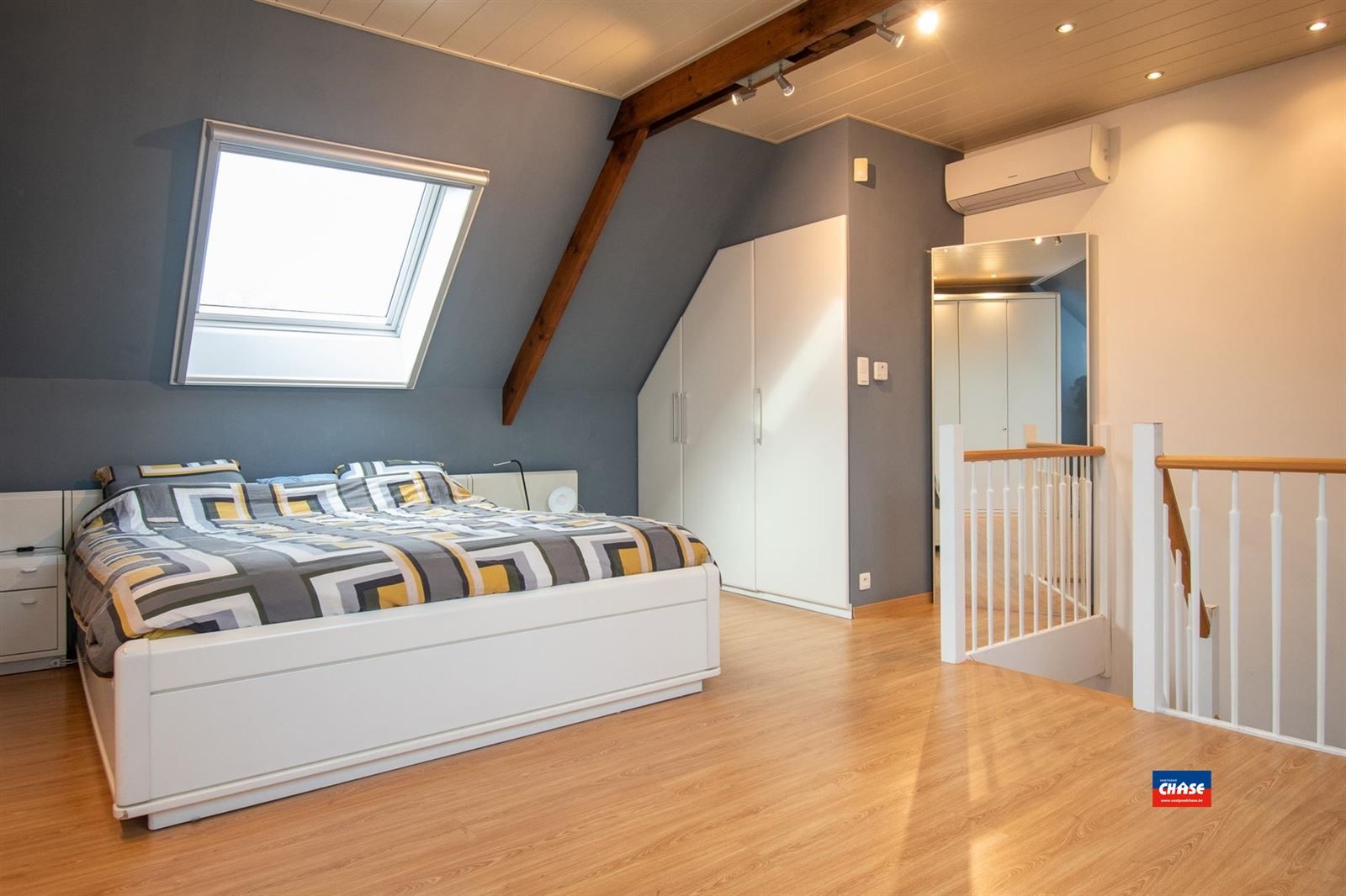 Prachtig gerenoveerde gezinswoning met zonnepanelen foto 18