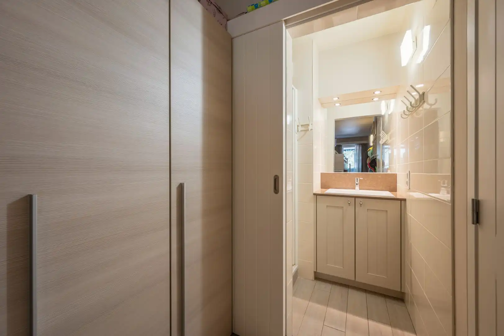 Te koop: Leuk appartement met twee terrassen op toplocatie in de Lippenslaan foto 10