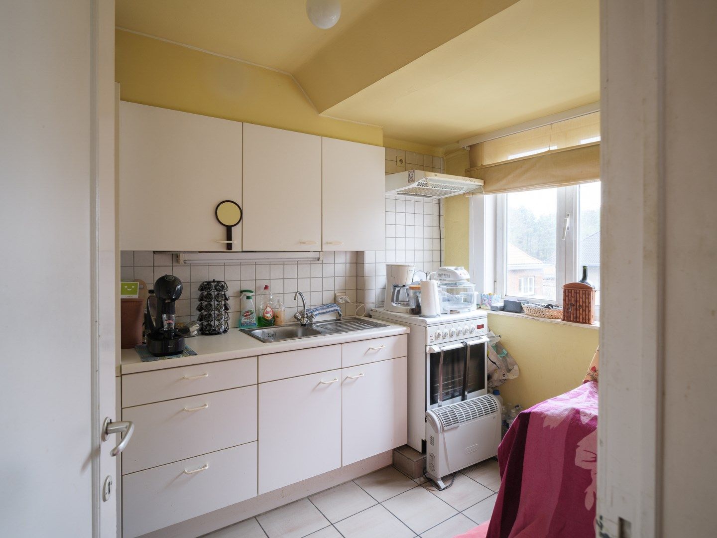 Op te frissen appartement met ruim terras in Wetteren foto 3