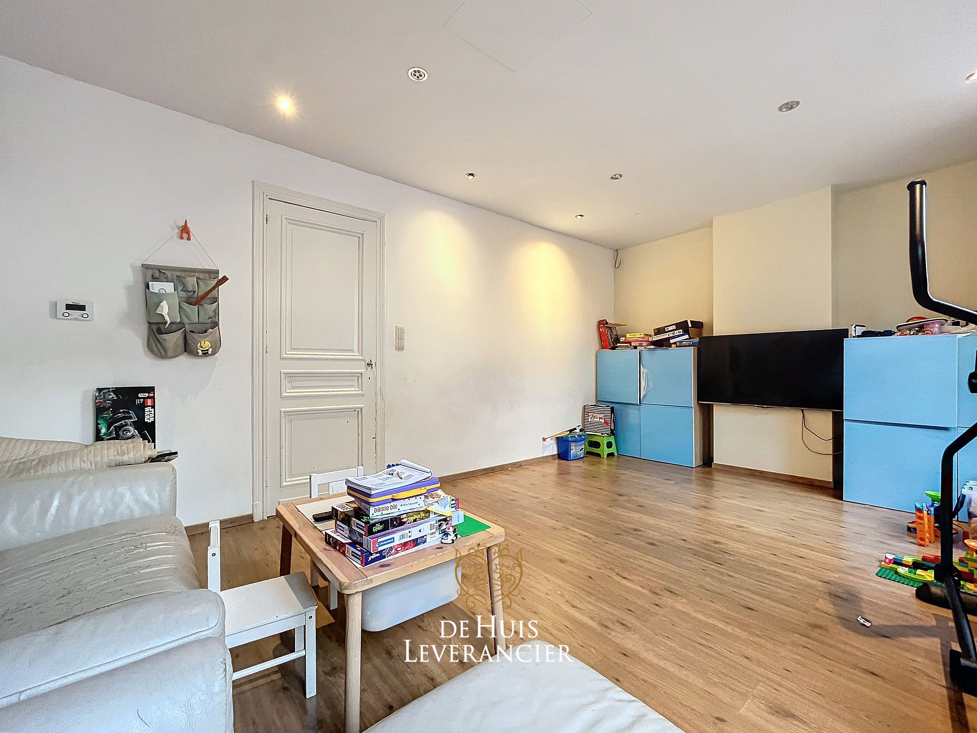 RUIME woning te koop (8 slpks, 2 badk) die ook perfect als tweewoonst kan dienen foto 11