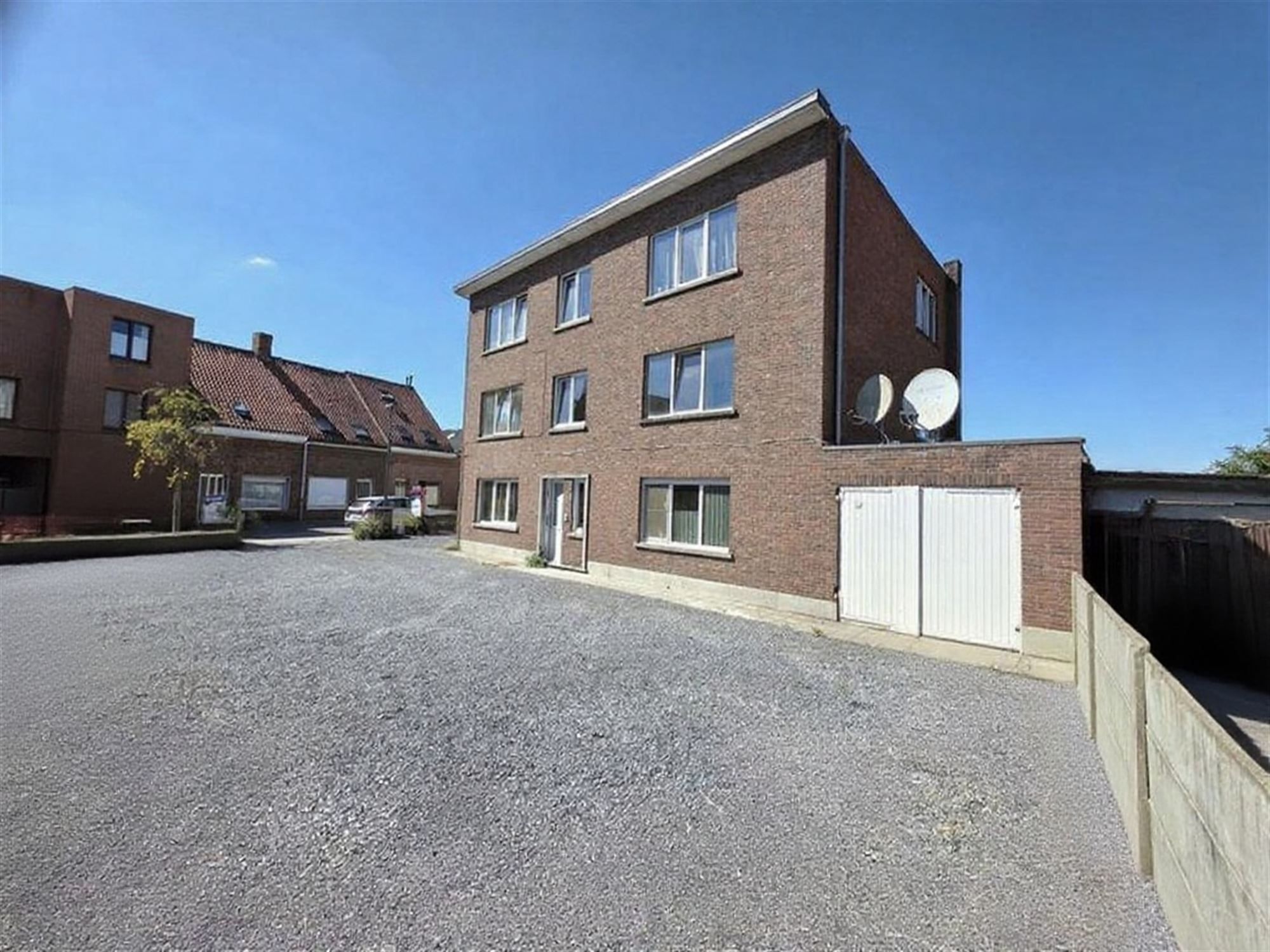 Ruim en Instapklaar Gelijkvloers Appartement in het Centrum  foto 2
