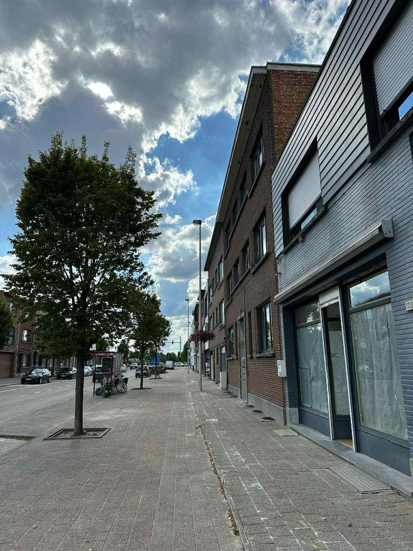 Zichtbare Ligging met Parkeergelegenheid in Borsbeek foto 10