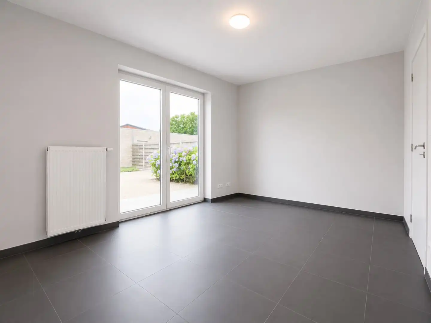 Energiezuinig appartement met twee slaapkamers en ruim terras te huur in Evergem foto 9