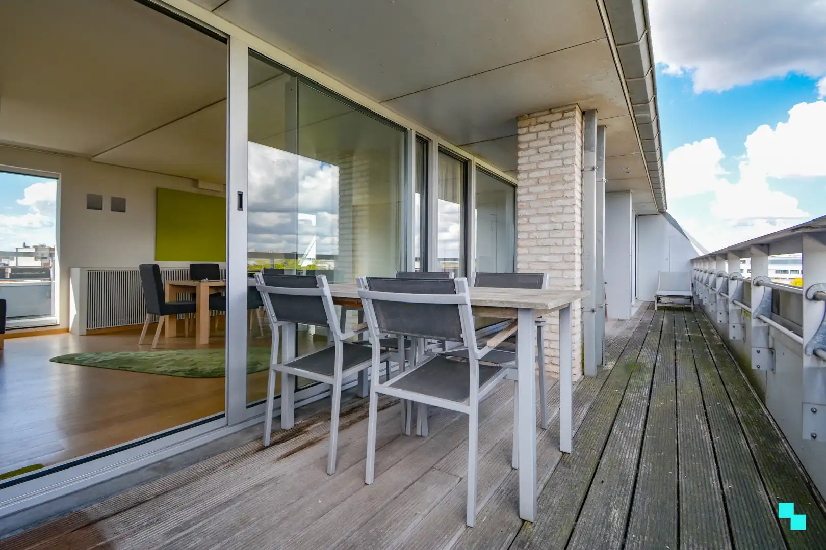 UItzonderlijk ruim appartement aan het water te Roeselare! foto 14