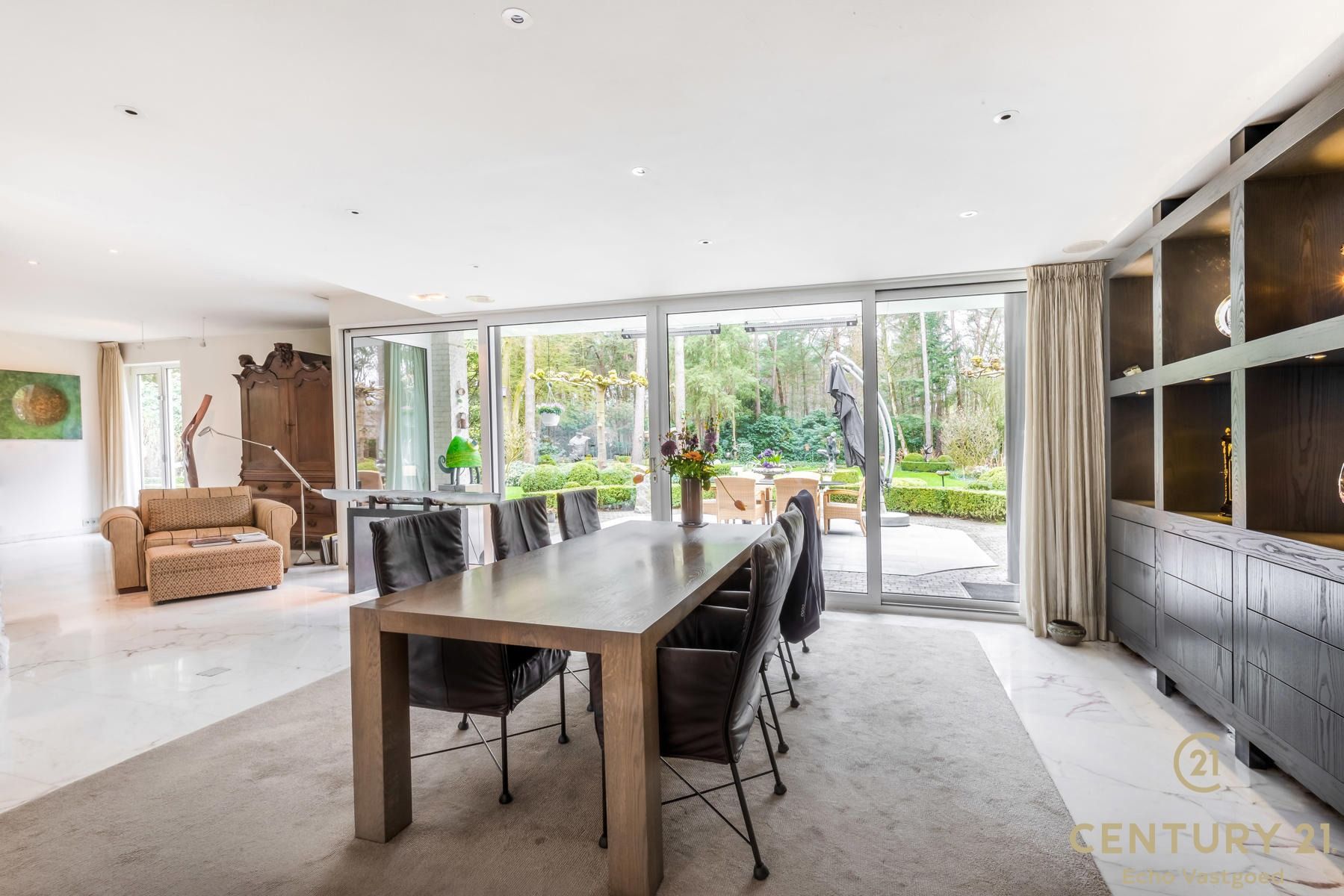 Exceptionele onderhouden villa op parkdomein van ca 11.600m² foto 13