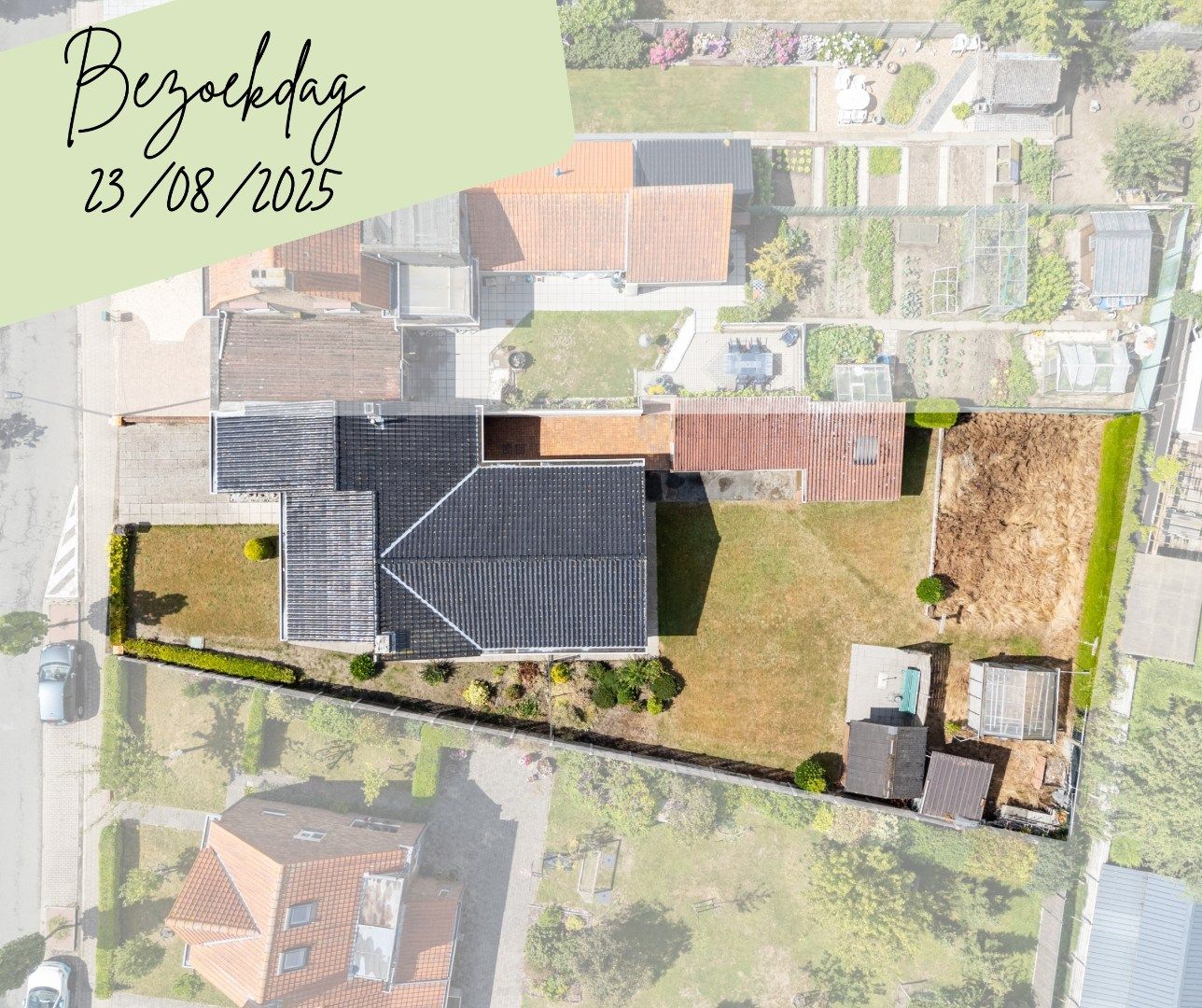 Hoofdfoto van de publicatie: Te renoveren gelijkvloerse villa op een royaal perceel van 745 m² in de Warandestraat 65 – solide basis met groeipotentieel