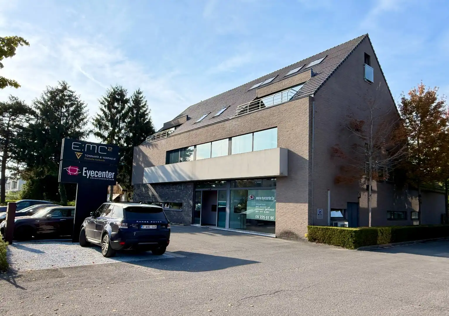 Unieke investeringsopportuniteit in hartje Sint-Martens-Latem foto {{pictureIndex}}