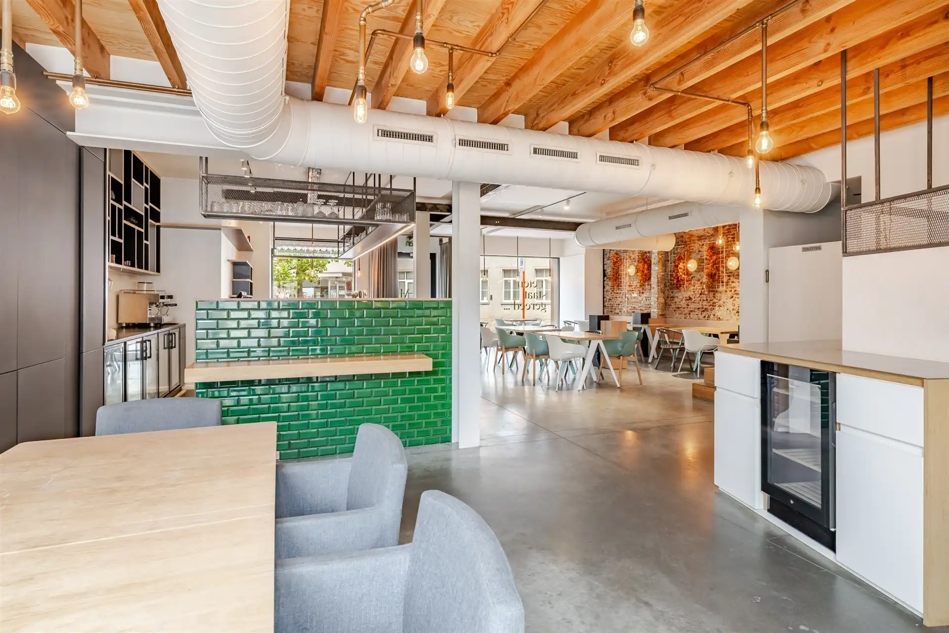 Instapklaar hoogwaardig restaurant inclusief inrichting en meubilair  foto 12