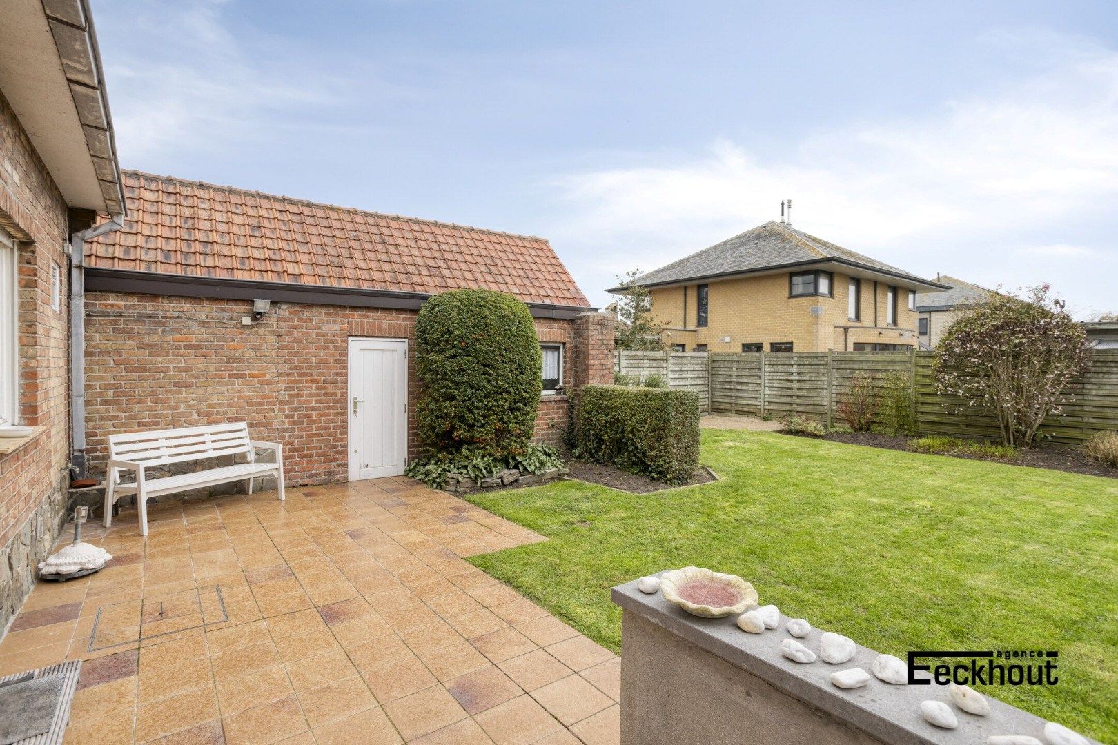 Charmante woning met verzorgde tuin en garage op wandelafstand van het strand te Bredene! foto 24