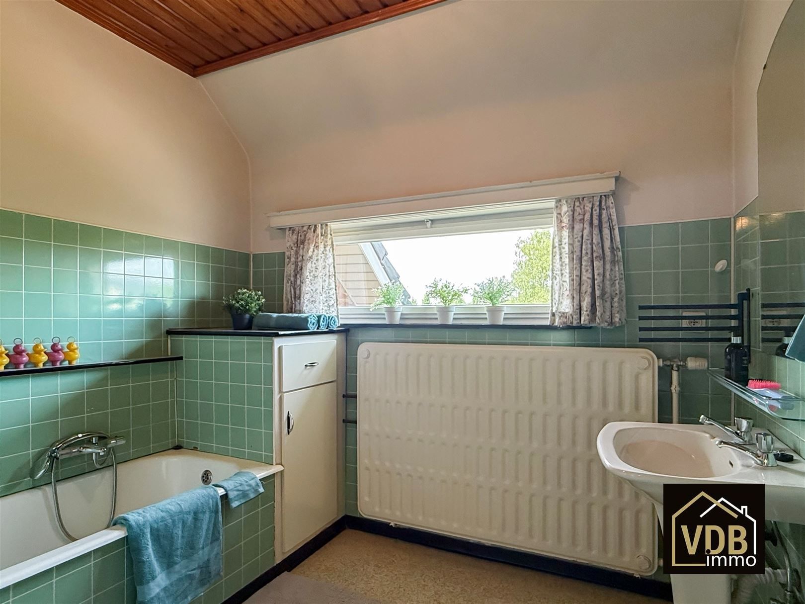  WONING MET 3 SLAAPKAMERS EN MEERDERE GARAGES foto 50