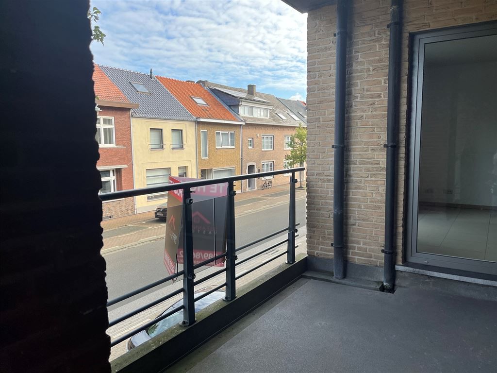 Hedendaags appartement met 2 slaapkamers, een terras en een parkeerplaats, gelegen in het centrum van Maaseik foto 13