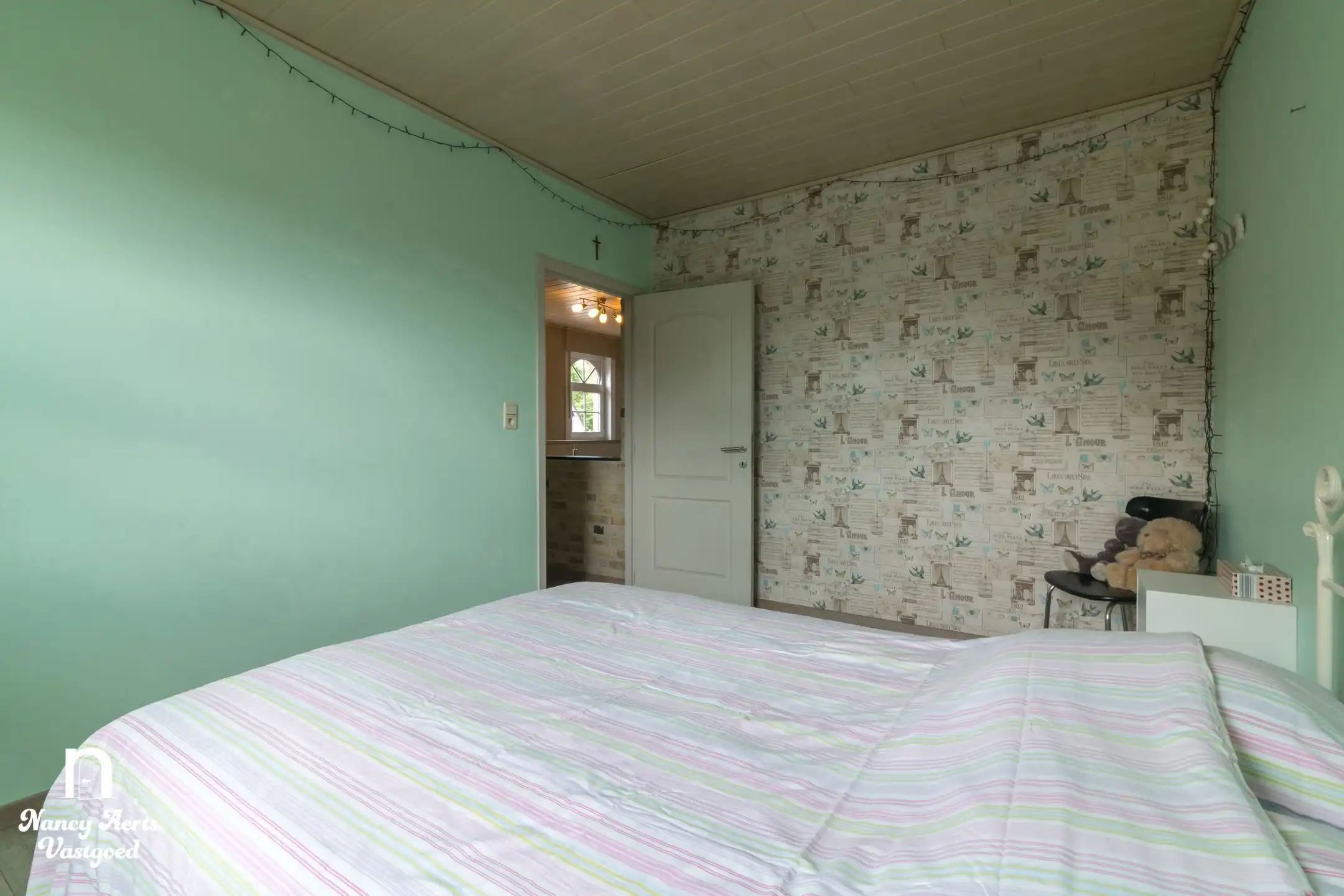 Ruime villa met praktijkruimte, kelder en zonnige tuin foto 40