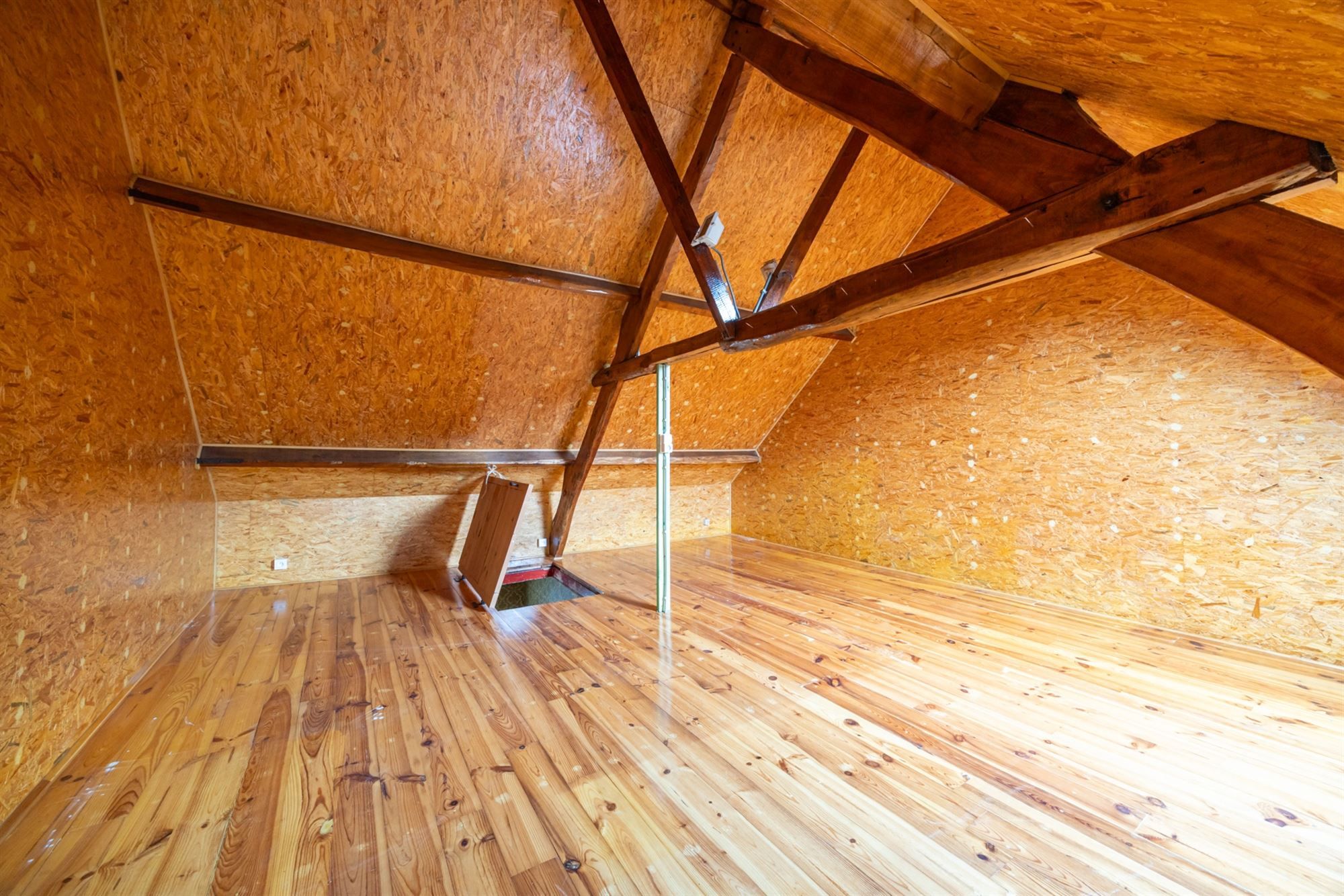 Lichtrijk op te frissen woning op 11a60ca foto 35