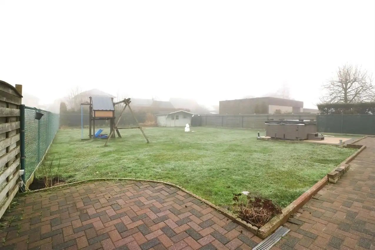 Villawoning met tuin op een goede locatie foto 3