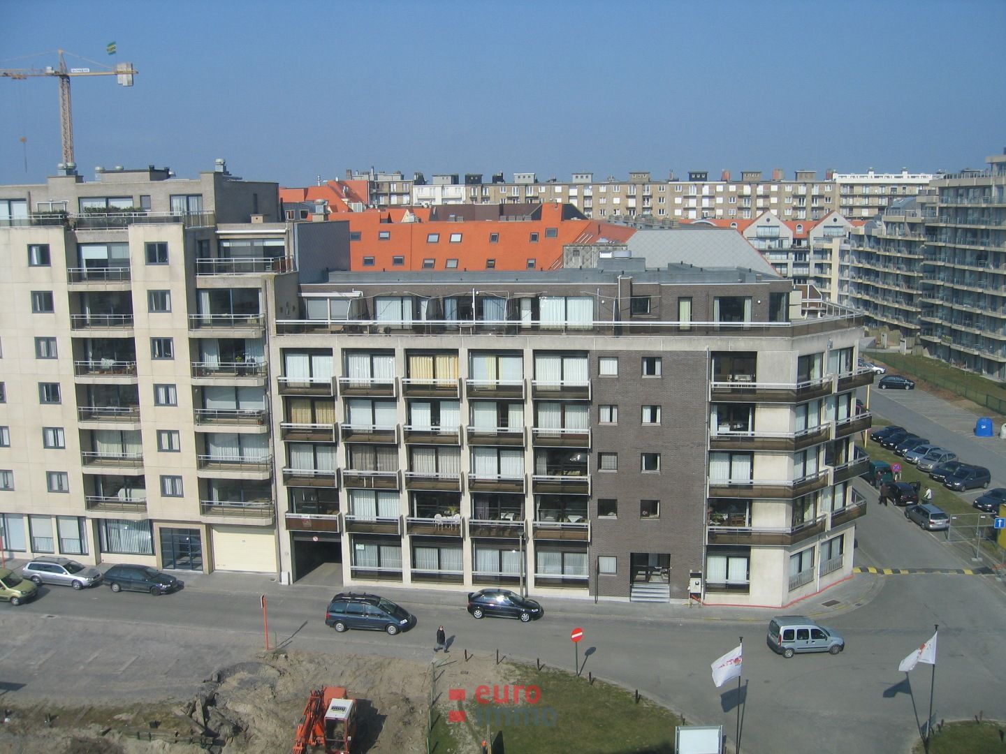 Centraal gelegen garage aan interessante prijs! foto 5