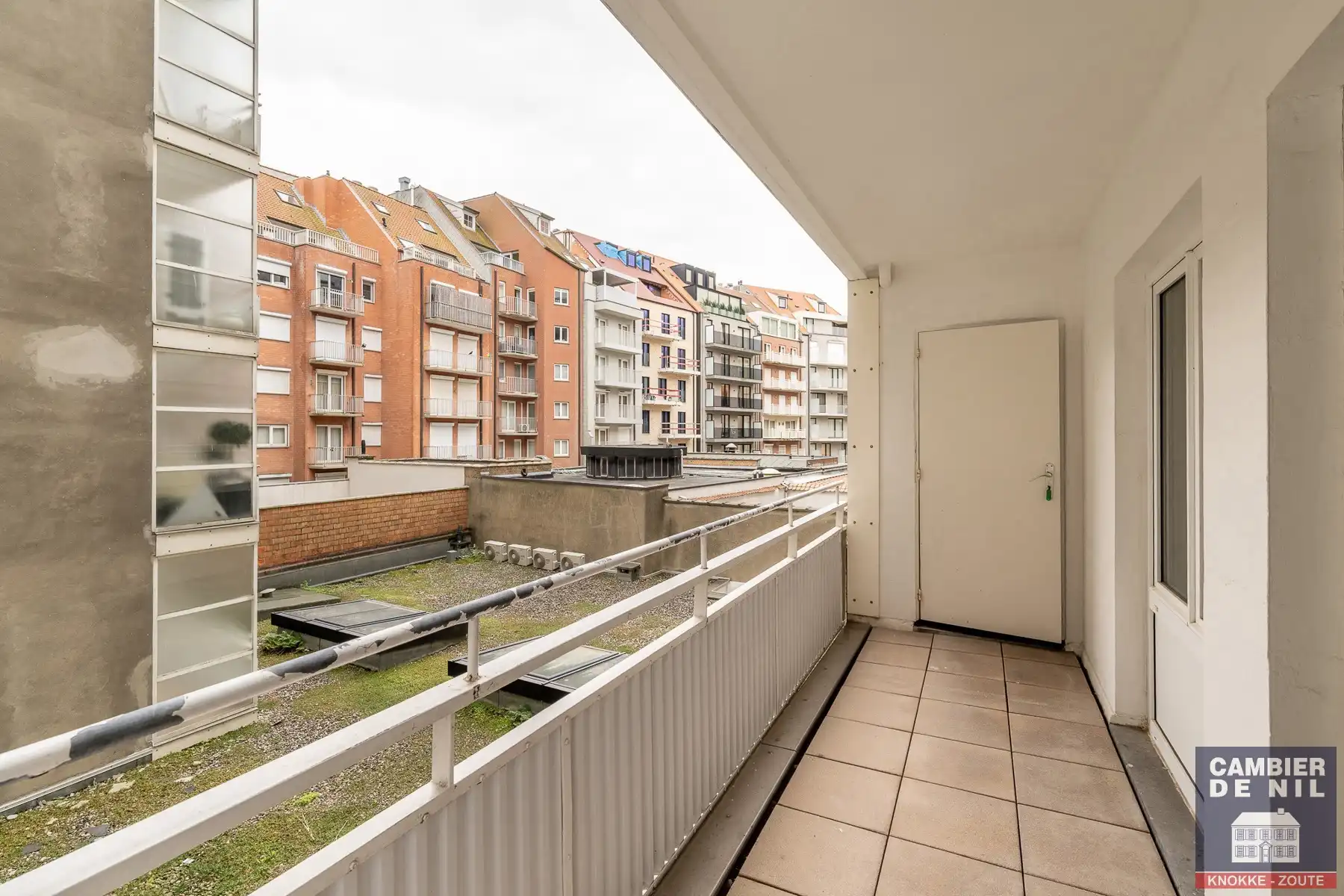 Lichtrijk, ongemeubeld, 3-slaapkamerappartement met frontaal zeezicht aan Albertplein – Hartje Zoute foto 26