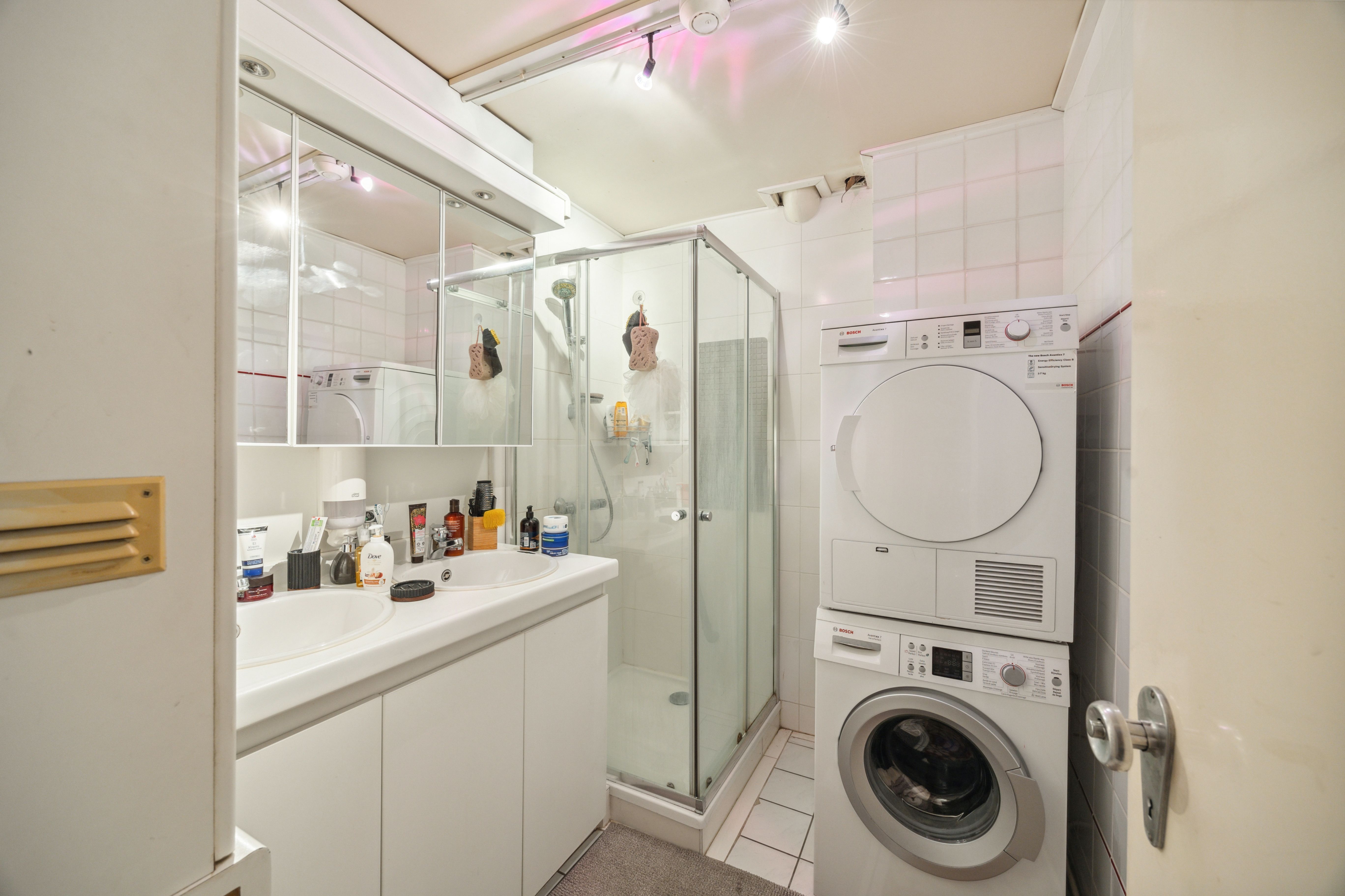 Verzorgd twee slaapkamer appartement op goede locatie in Deurne! foto 11
