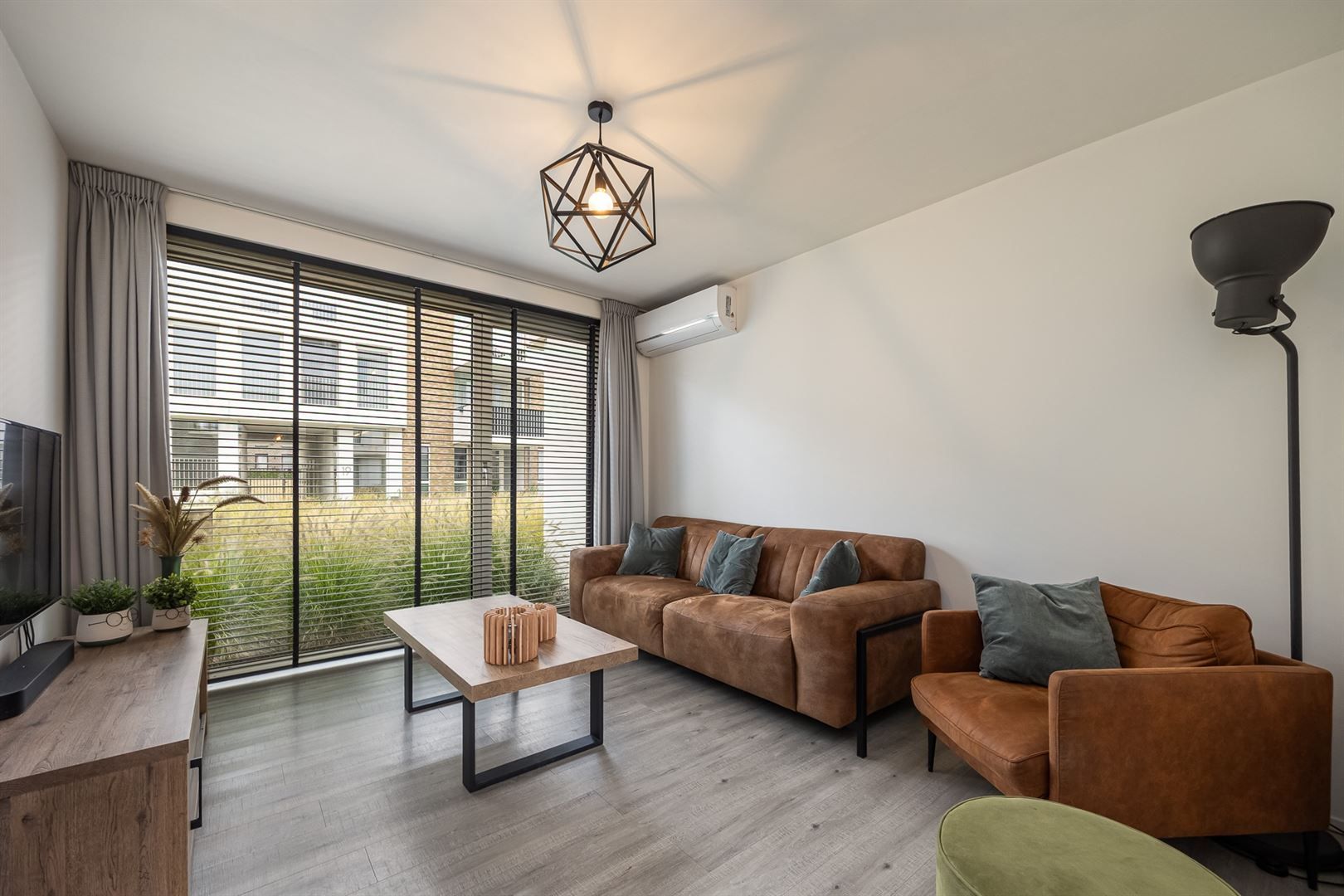 Een eigentijdse woning nabij groen en met stedelijke flair foto 2