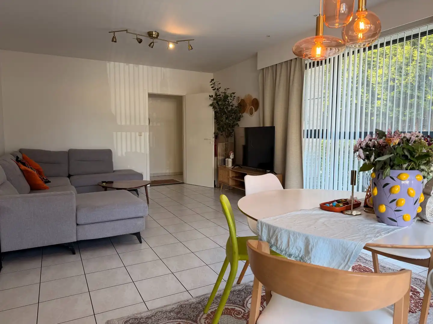 Centraal en rustig gelegen gelijkvloers appartement foto 2