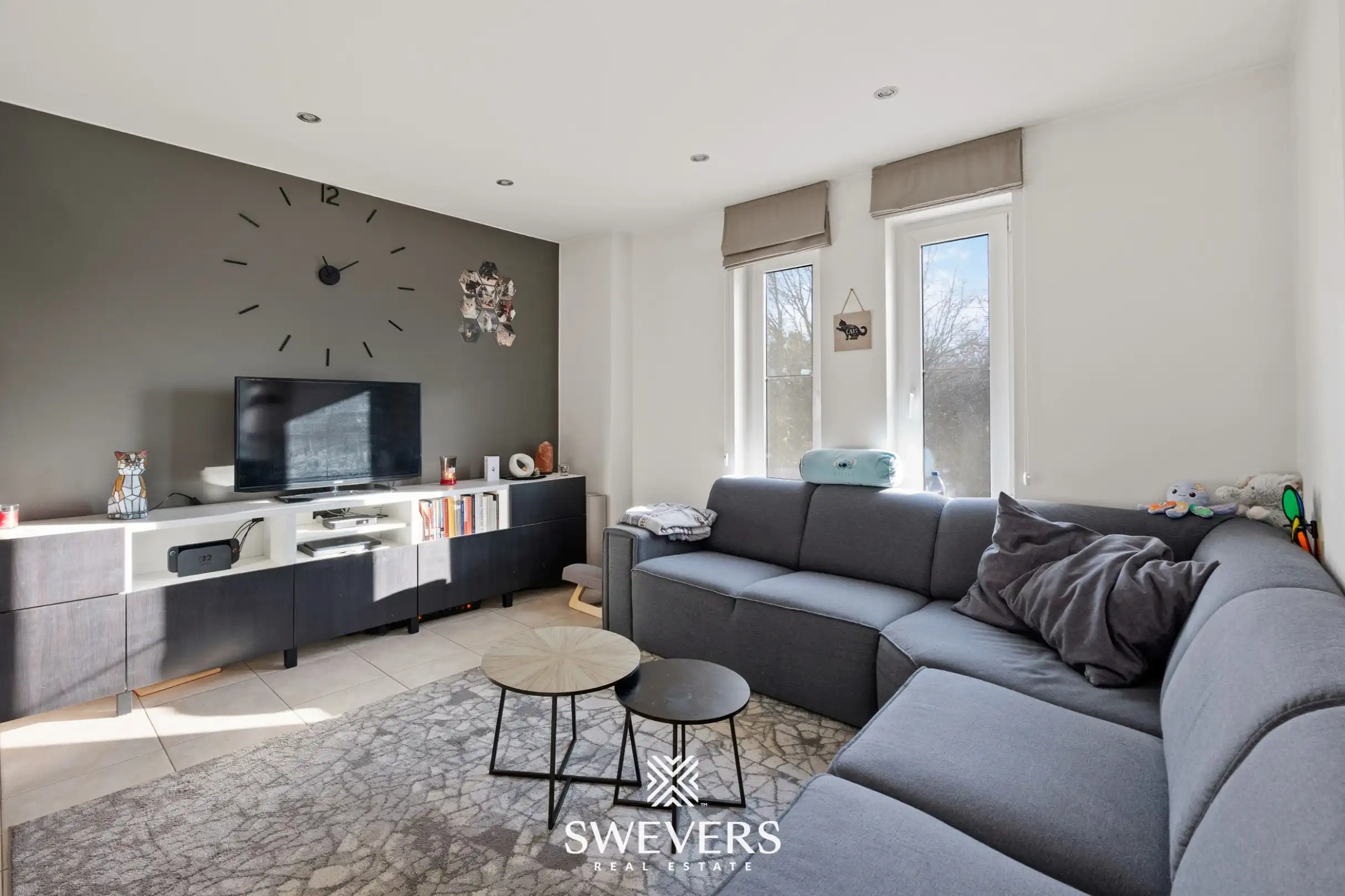 Instapklare duplex met zonnig terras en groen uitzicht in Genk foto 2