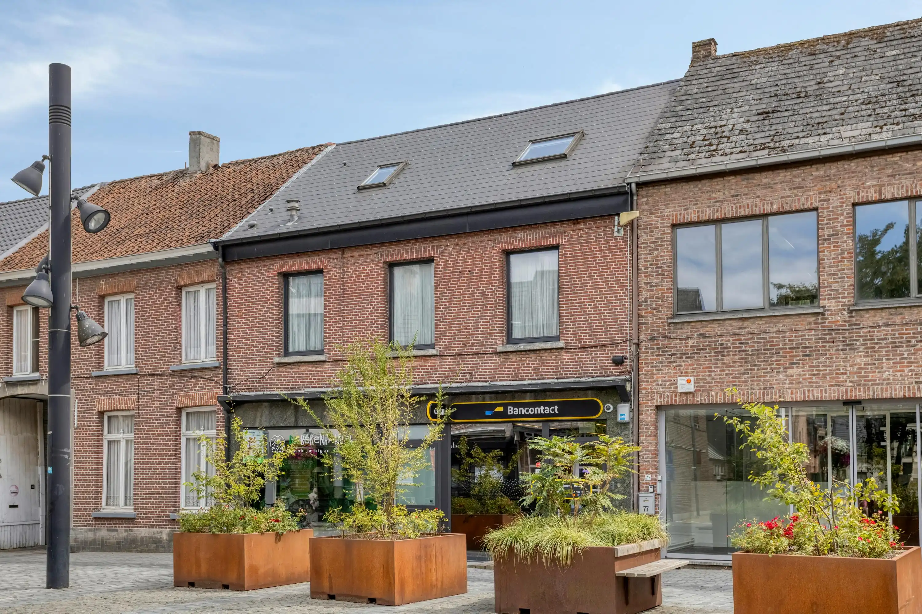Uniek, ruim duplex appartement in het hart van Geel te koop foto {{pictureIndex}}