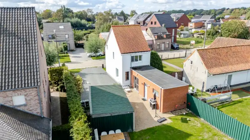 Knap gerenoveerde instapklare HOB op 445m² aan de stadsrand foto 19