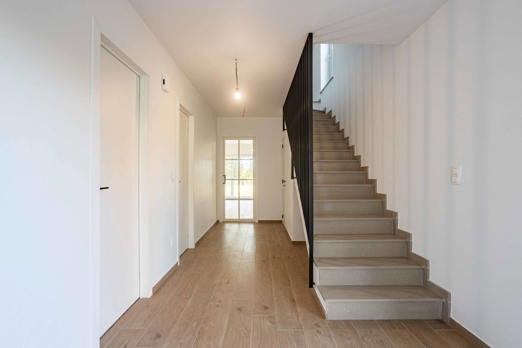 Prachtige nieuwbouwwoning omringd door groen en natuur. foto 5