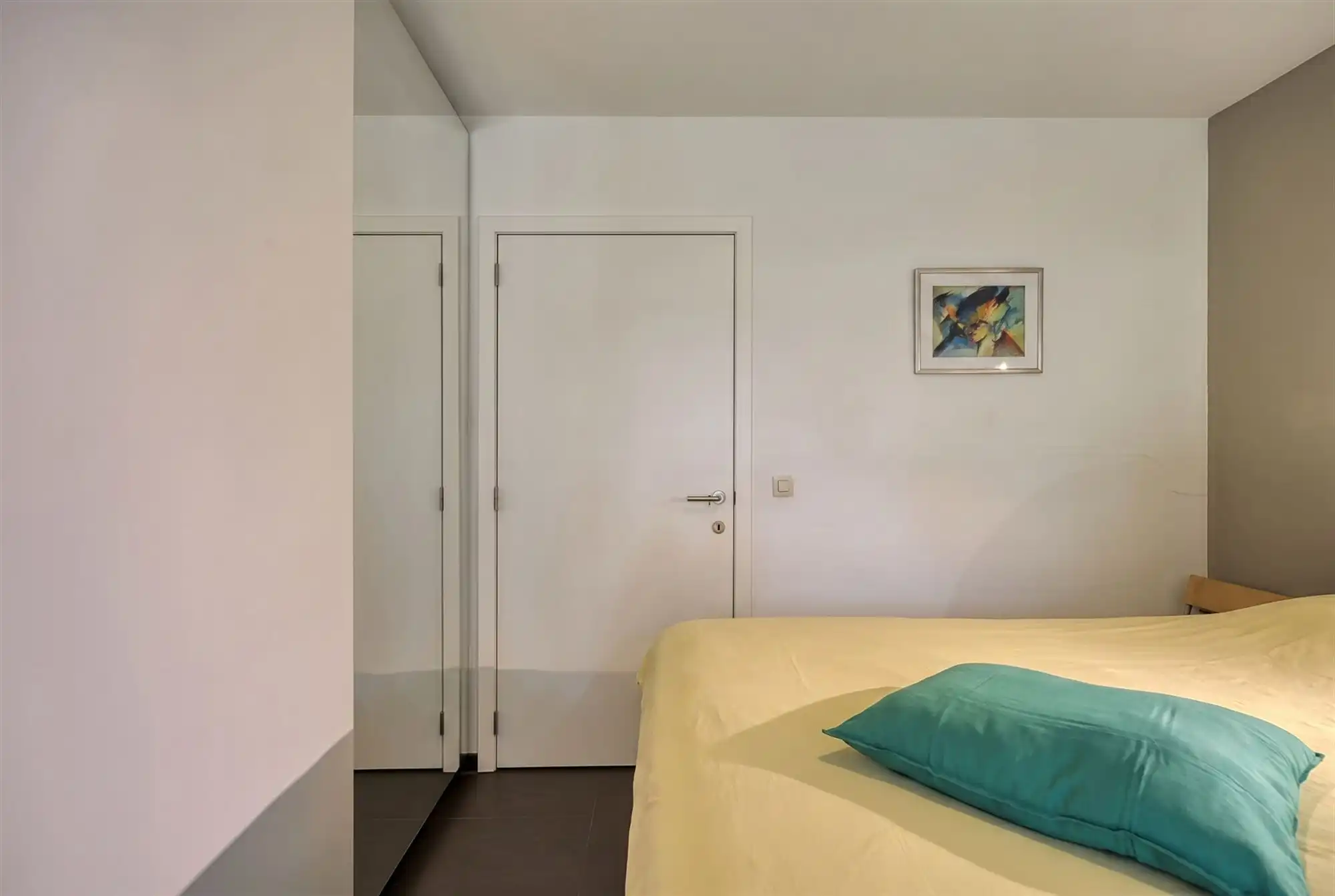 Hoogwaardig afgewerkt gelijkvloers appartement met terras foto 18