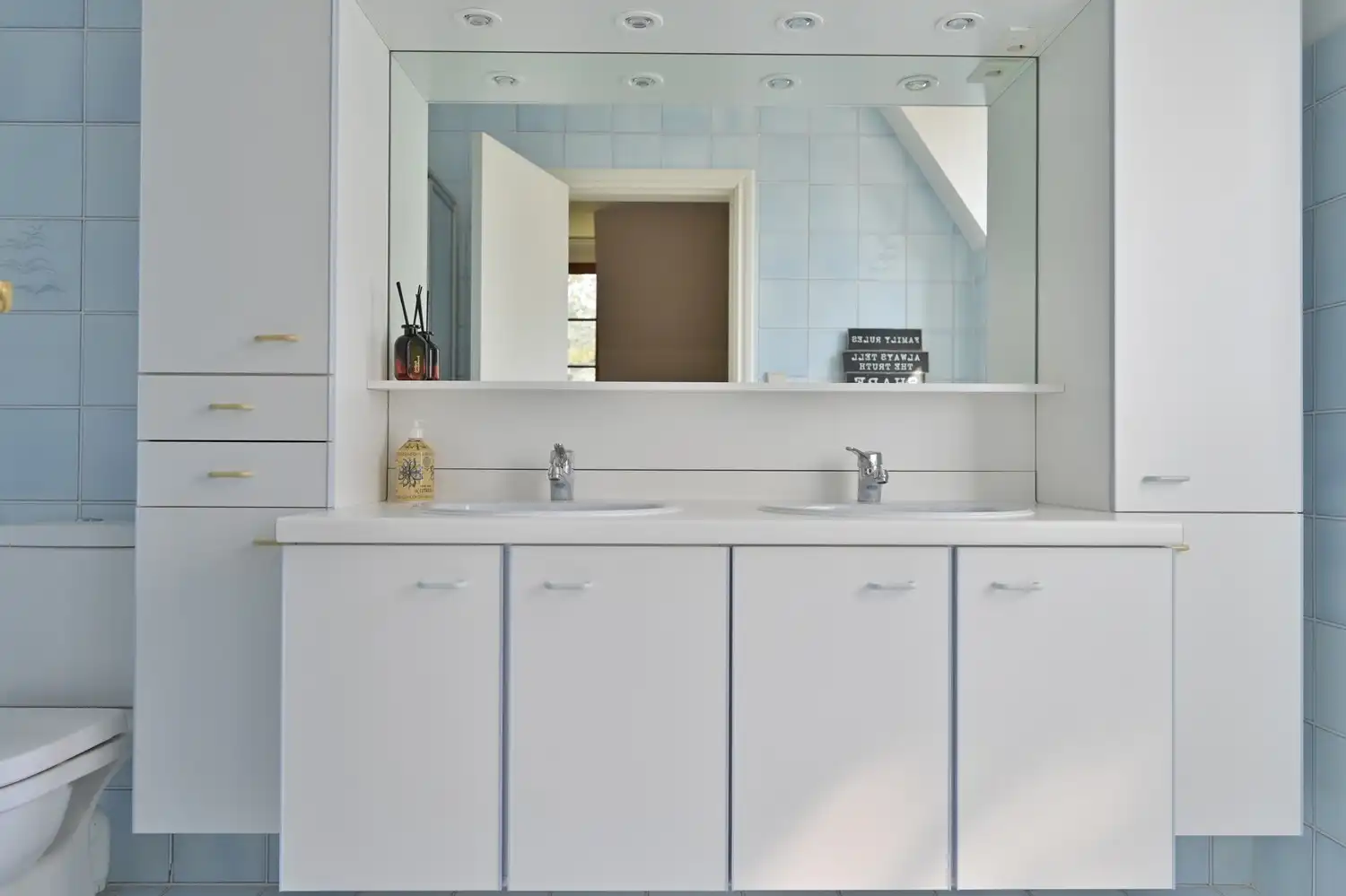 Magnifieke kasteelvilla met binnenzwembad, uniek gelegen in villawijk “Goudkust”, omringd door natuur, rust en optimale privacy foto 34