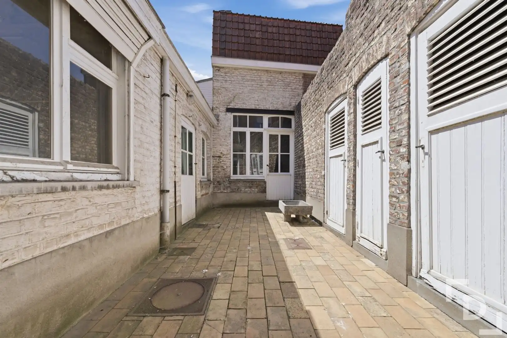 Authentieke herenwoning in centrum Ieper. foto 13