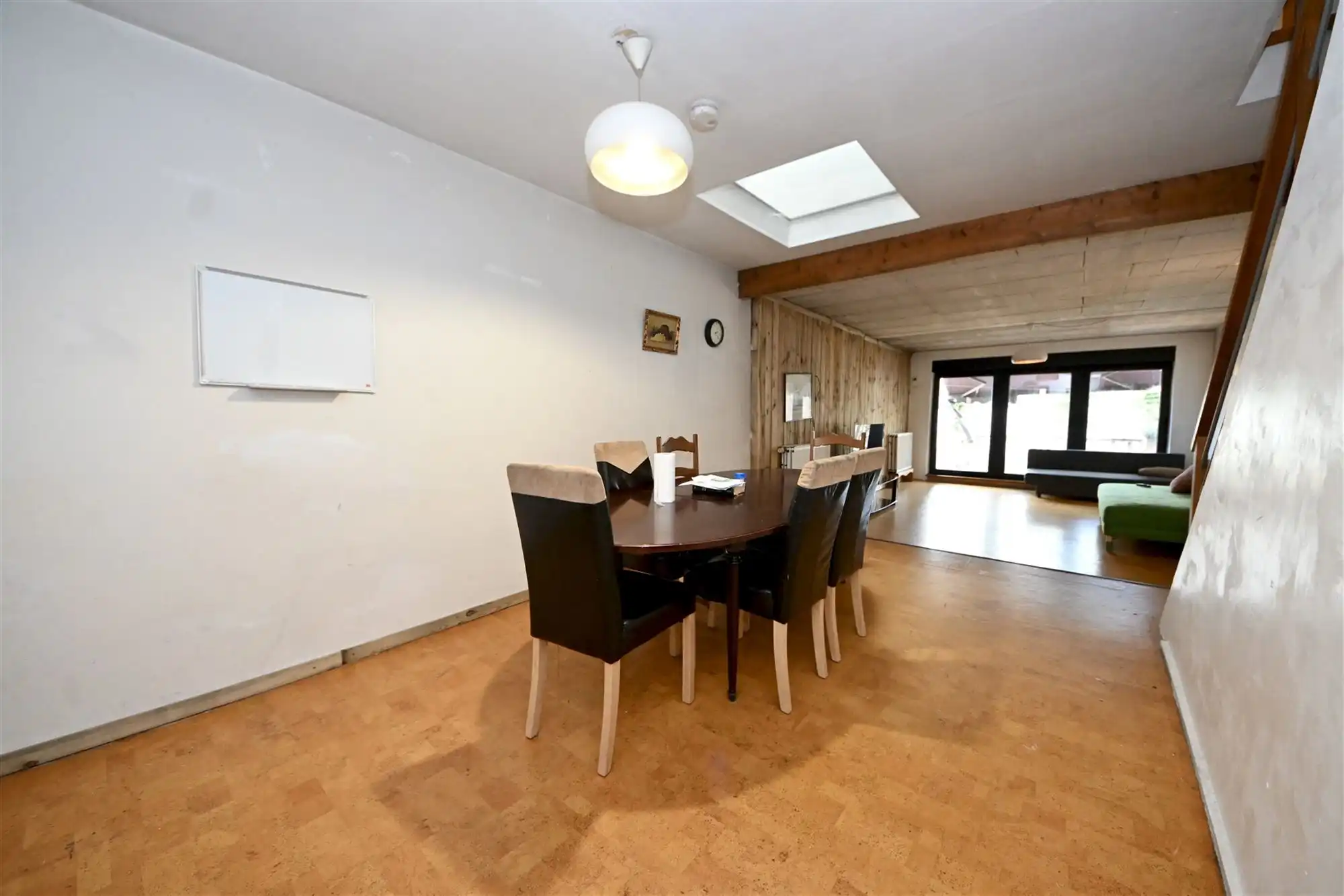 Handelsruimte met duplex appartement en tuin.  foto 15